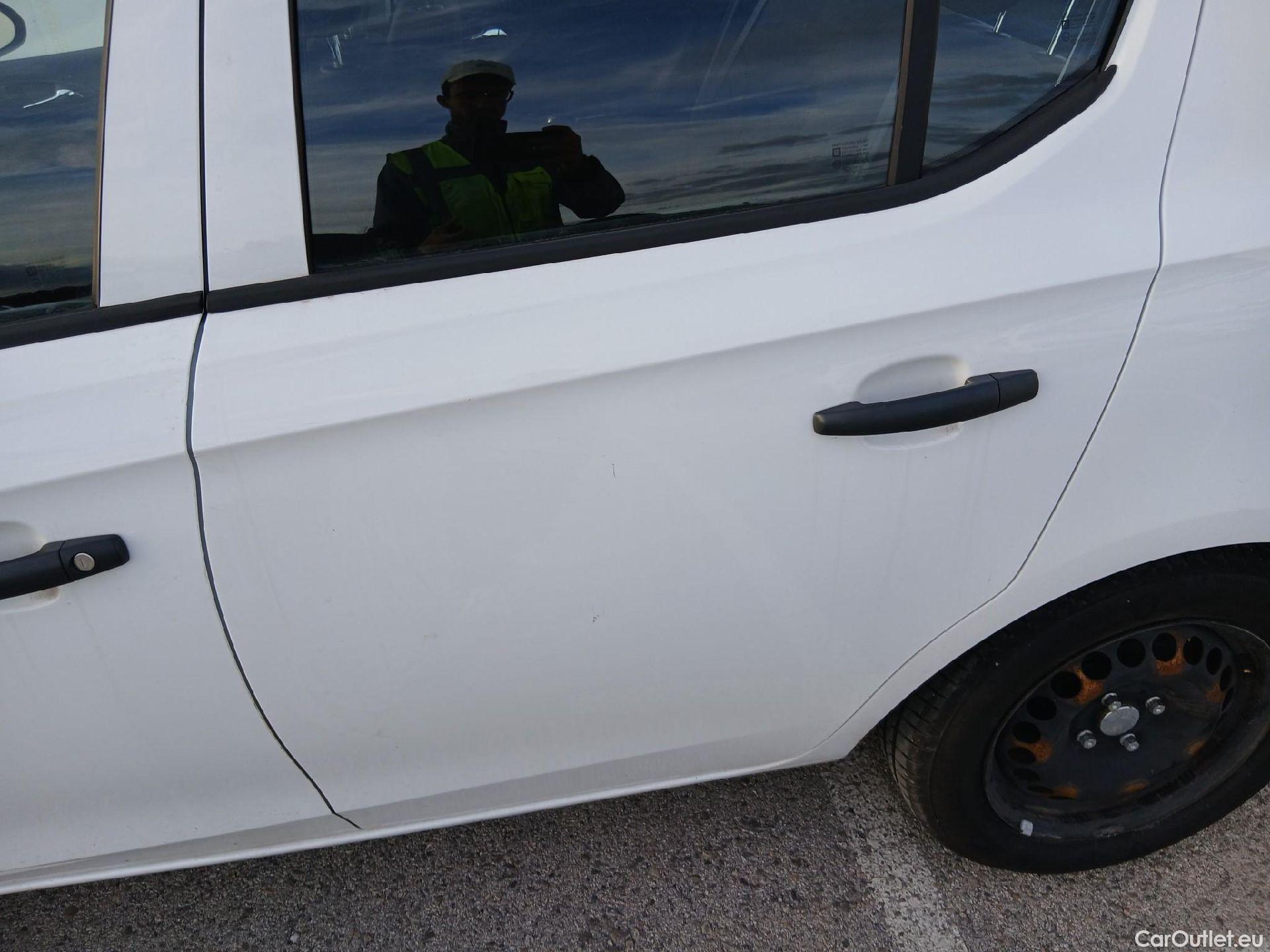  Opel  Corsa OPEL  / 2014 / 5P / berlina con portón 1.4 Expression 55kW (75CV) #14