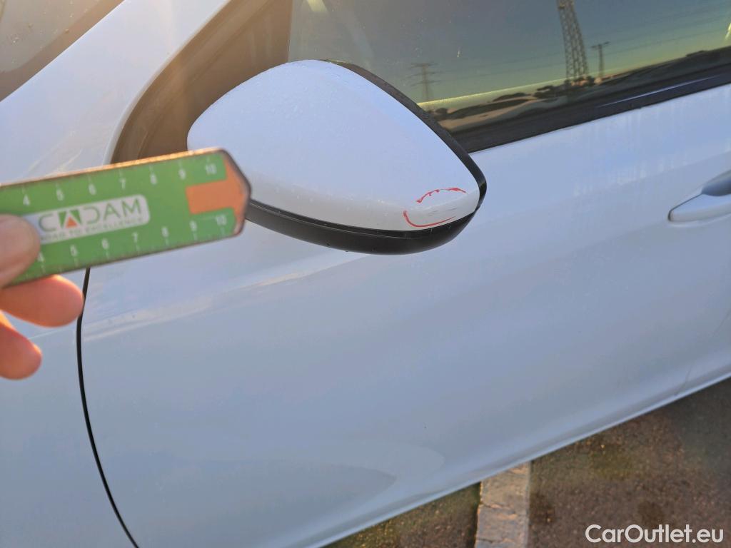  Peugeot  308 PEUGEOT  / 2017 / 5P / berlina con portón 5p Active Pack BlueHDi 130 S&S #15