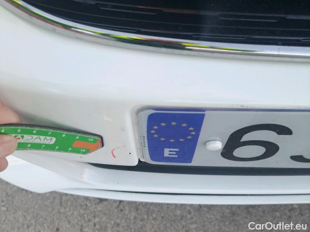  Peugeot  308 PEUGEOT  / 2017 / 5P / berlina con portón 5p Active Pack BlueHDi 130 S&S #18