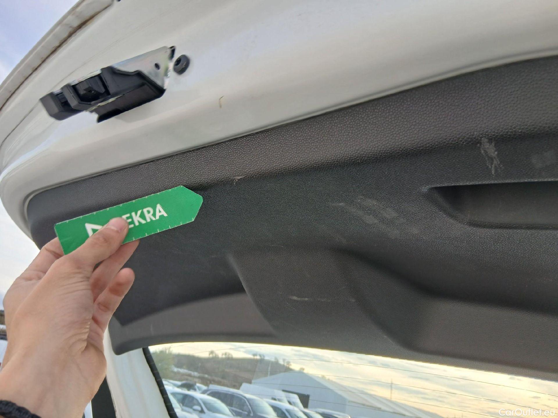  Opel  Corsa OPEL  / 2014 / 5P / berlina con portón 1.4 Expression 55kW (75CV) #25