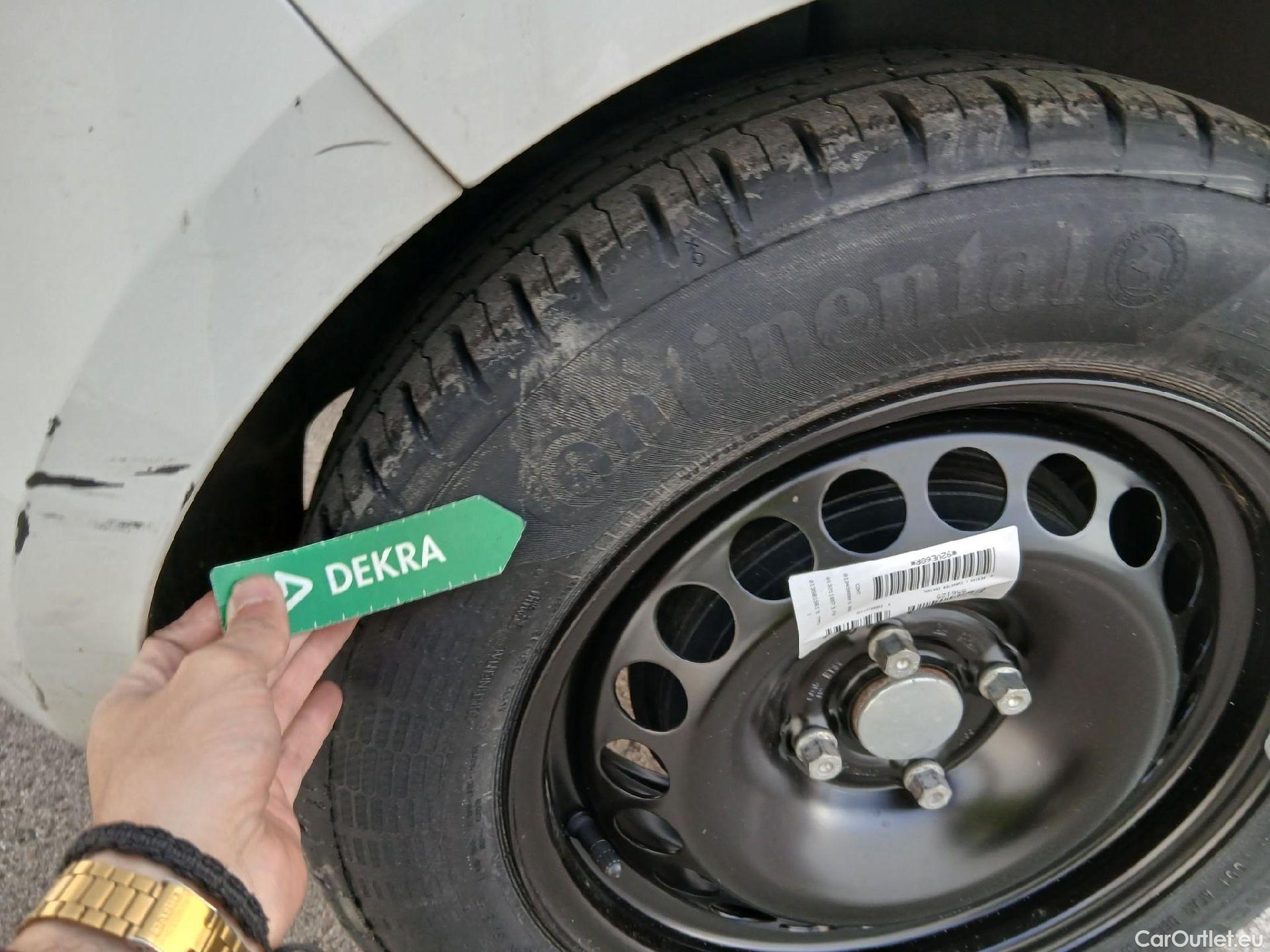  Opel  Corsa OPEL  / 2014 / 5P / berlina con portón 1.4 Expression 55kW (75CV) #1