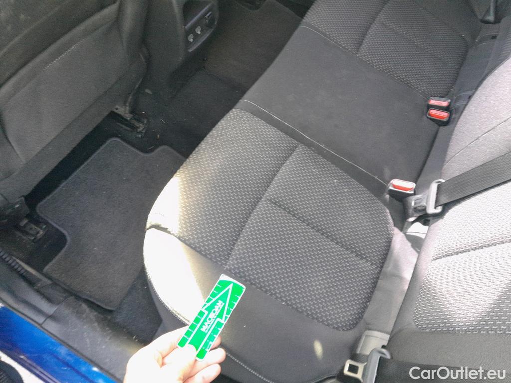  Renault  Kadjar RENAULT  / 2019 / 5P / crossover Intens Blue dCi 85kW (115CV) #9