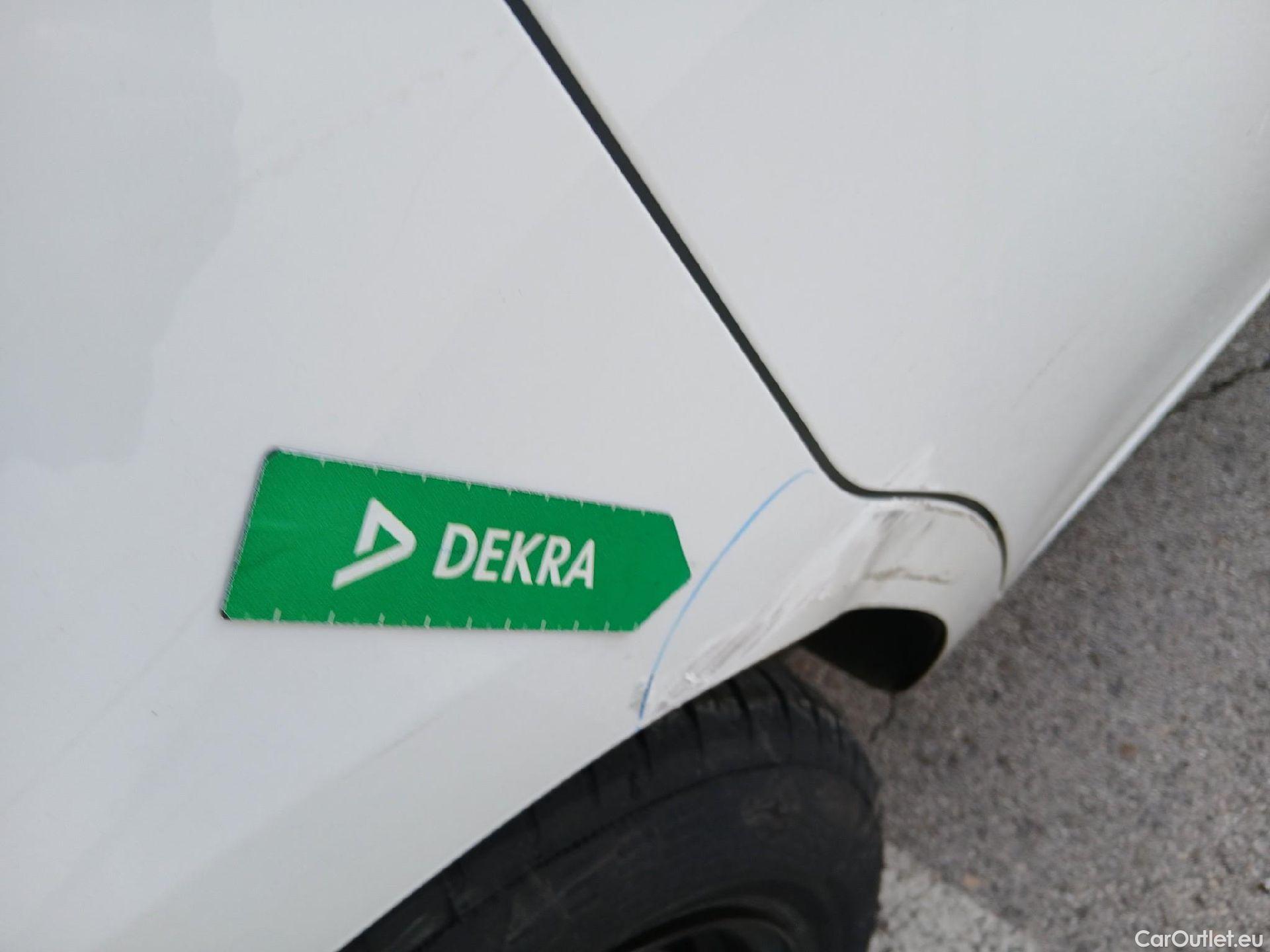  Opel  Corsa OPEL  / 2014 / 5P / berlina con portón 1.4 Expression 55kW (75CV) #27