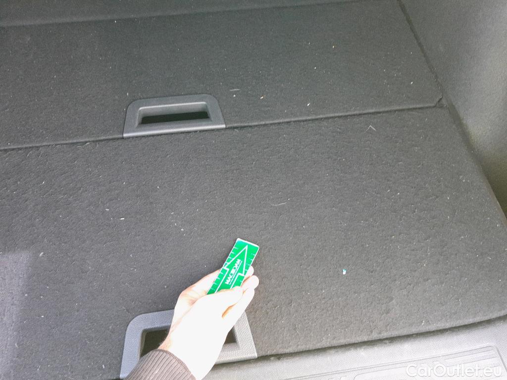  Renault  Kadjar RENAULT  / 2019 / 5P / crossover Intens Blue dCi 85kW (115CV) #8