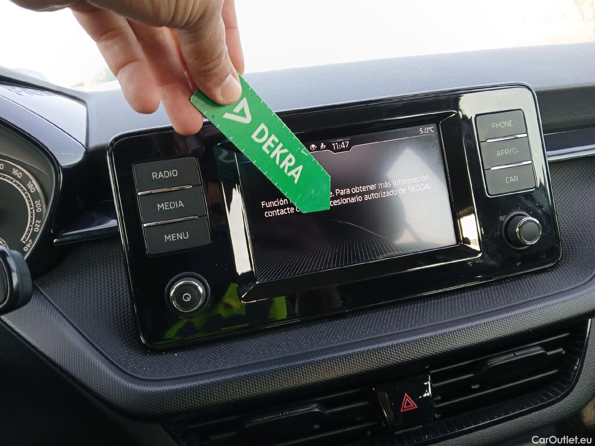  Skoda  Fabia SKODA  / 2021 / 5P / berlina con portón 1.0 MPI 59KW (80CV) Active #3