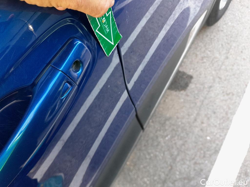  Renault  Kadjar RENAULT  / 2019 / 5P / crossover Intens Blue dCi 85kW (115CV) #18