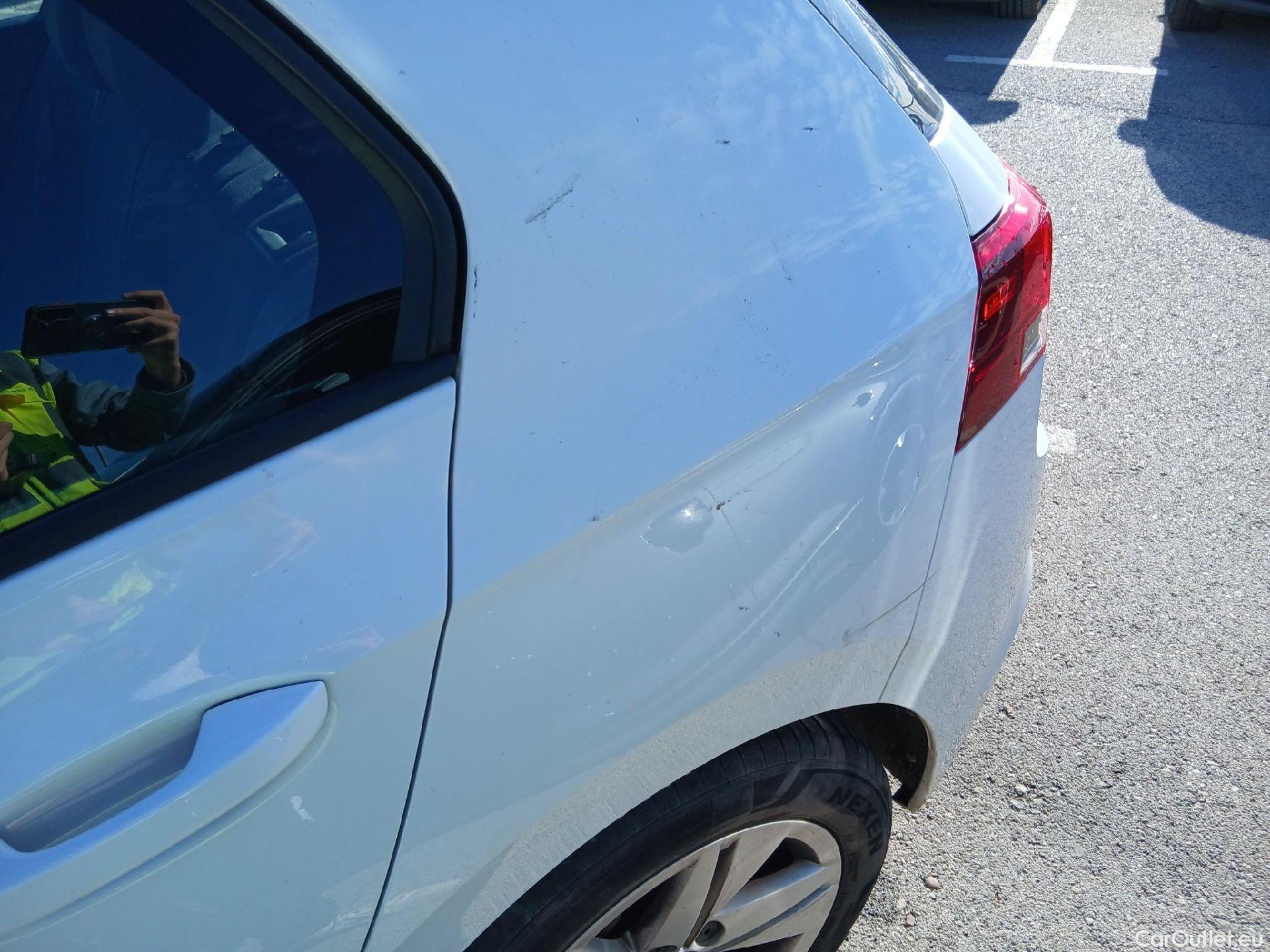  Volkswagen  Golf  VOLKSWAGEN / 2020 / 5P / berlina con portón 2.0 TDI 85kW (115CV) #13