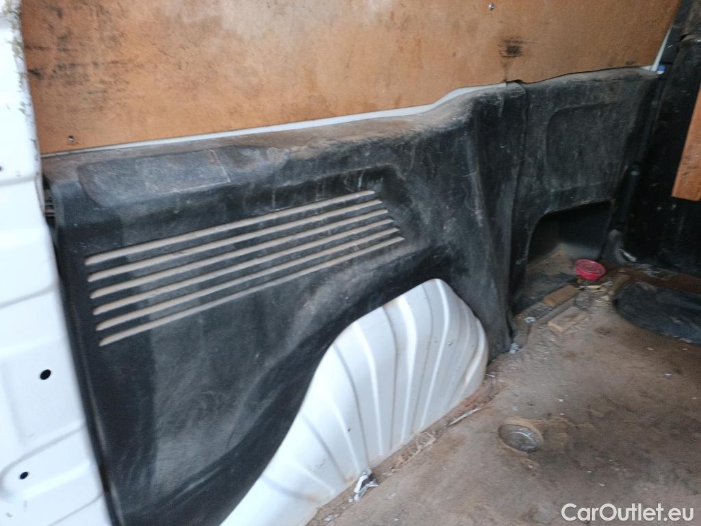  Citroen  Berlingo CITROEN  / 2018 / 3P / furgón derivado de turismo Talla M BlueHDi 100 CONTROL #40