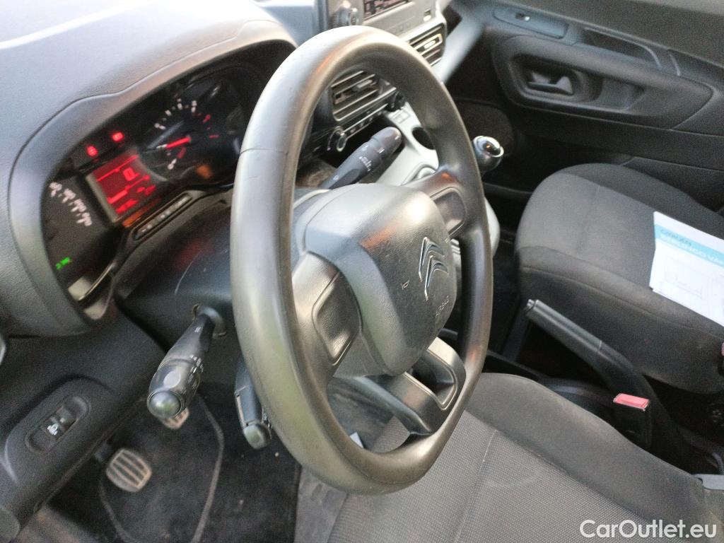  Citroen  Berlingo CITROEN  / 2018 / 3P / furgón derivado de turismo Talla M BlueHDi 100 CONTROL #44