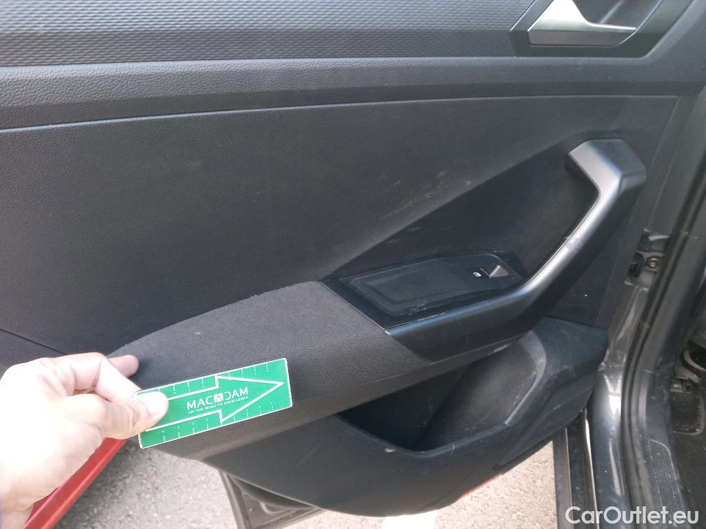  Volkswagen  T-ROC VOLKSWAGEN  / 2017 / 5P / todoterreno Advance 2.0 TDI 110kW (150CV) DSG (AC2) #8