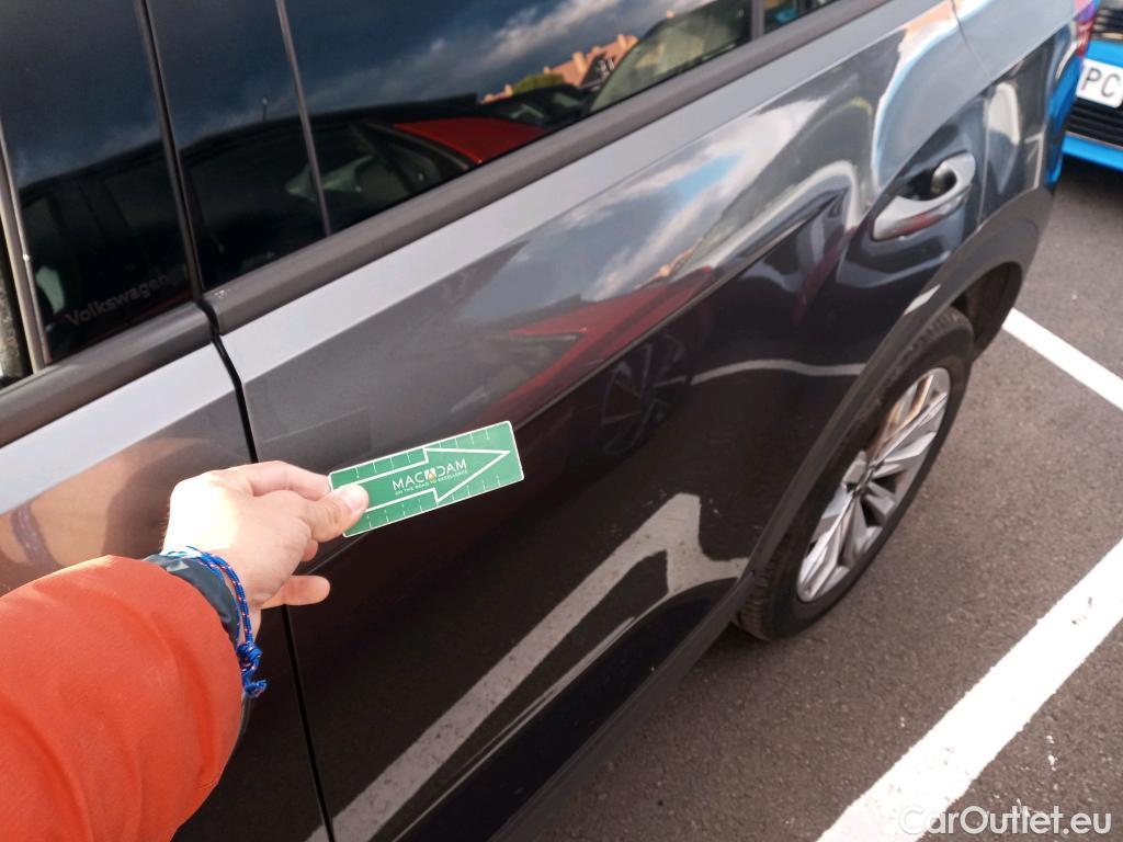  Volkswagen  T-ROC VOLKSWAGEN  / 2017 / 5P / todoterreno Advance 2.0 TDI 110kW (150CV) DSG (AC2) #18