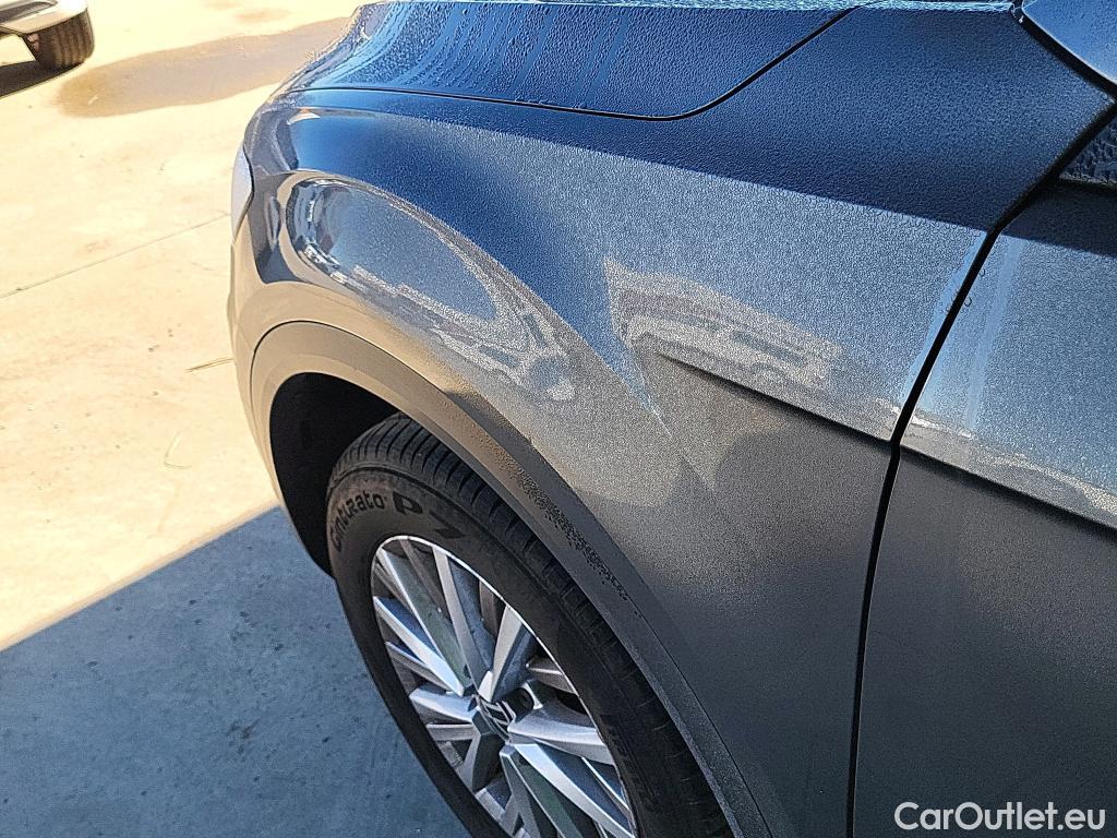  Volkswagen  T-ROC VOLKSWAGEN  / 2017 / 5P / todoterreno Edition 1.0 TSI 85kW (115CV) #16