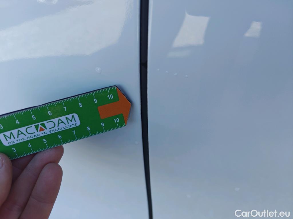  Volkswagen  Golf  VOLKSWAGEN / 2020 / 5P / berlina con portón Life 1.0 eTSI 81kW (110CV) DSG #23