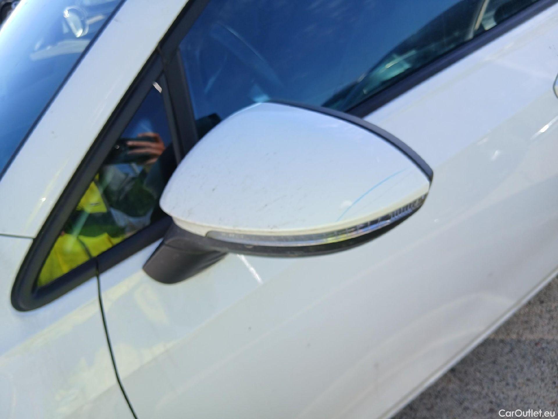  Volkswagen  Golf  VOLKSWAGEN / 2020 / 5P / berlina con portón 2.0 TDI 85kW (115CV) #11