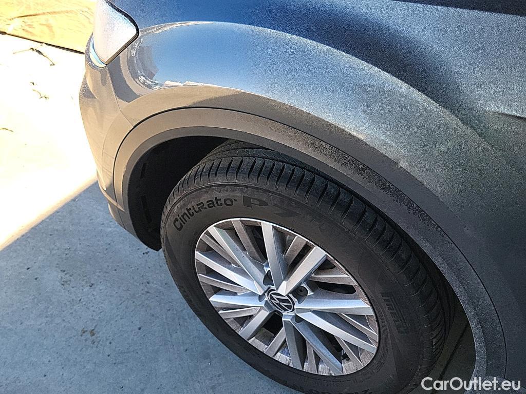  Volkswagen  T-ROC VOLKSWAGEN  / 2017 / 5P / todoterreno Edition 1.0 TSI 85kW (115CV) #18
