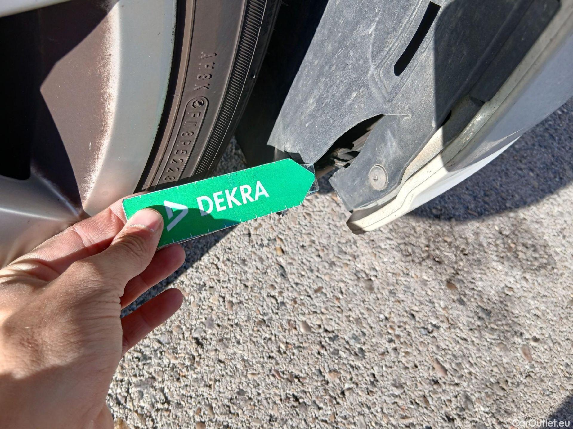  Volkswagen  Golf  VOLKSWAGEN / 2020 / 5P / berlina con portón 2.0 TDI 85kW (115CV) #30