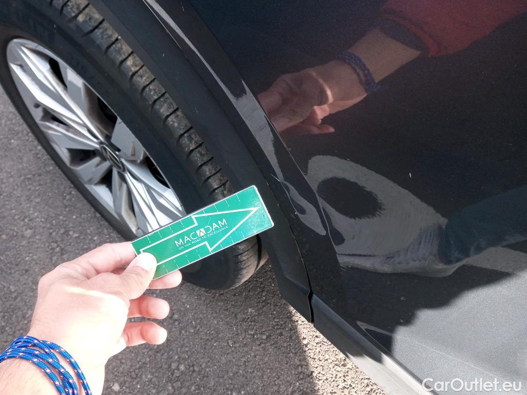  Volkswagen  T-ROC VOLKSWAGEN  / 2017 / 5P / todoterreno Advance 2.0 TDI 110kW (150CV) DSG (AC2) #1