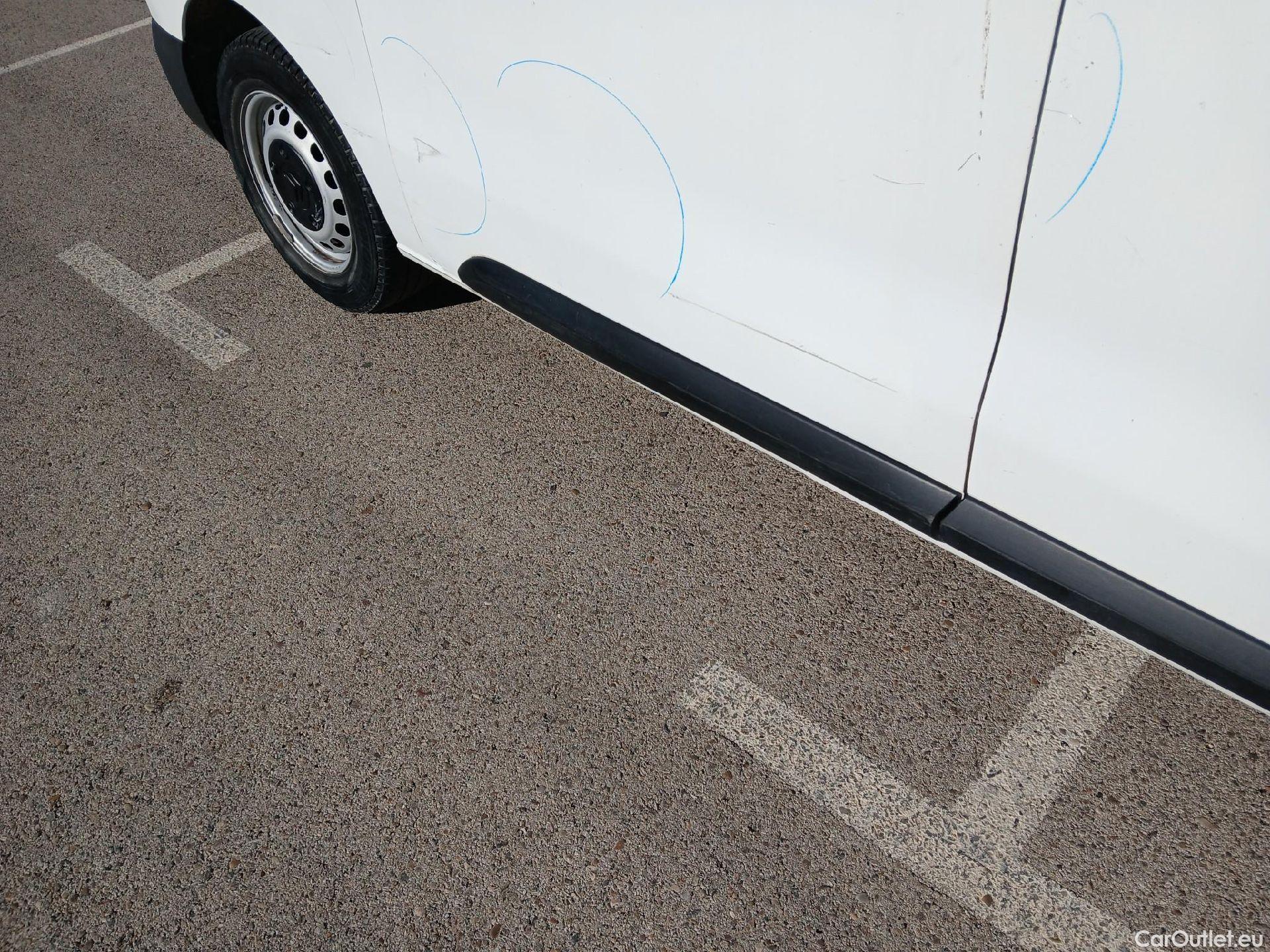  Citroen  Jumpy CITROEN  VU 4P 3G FURGÓN Talla M BlueHDi 85KW (115CV) 6v Confort #44