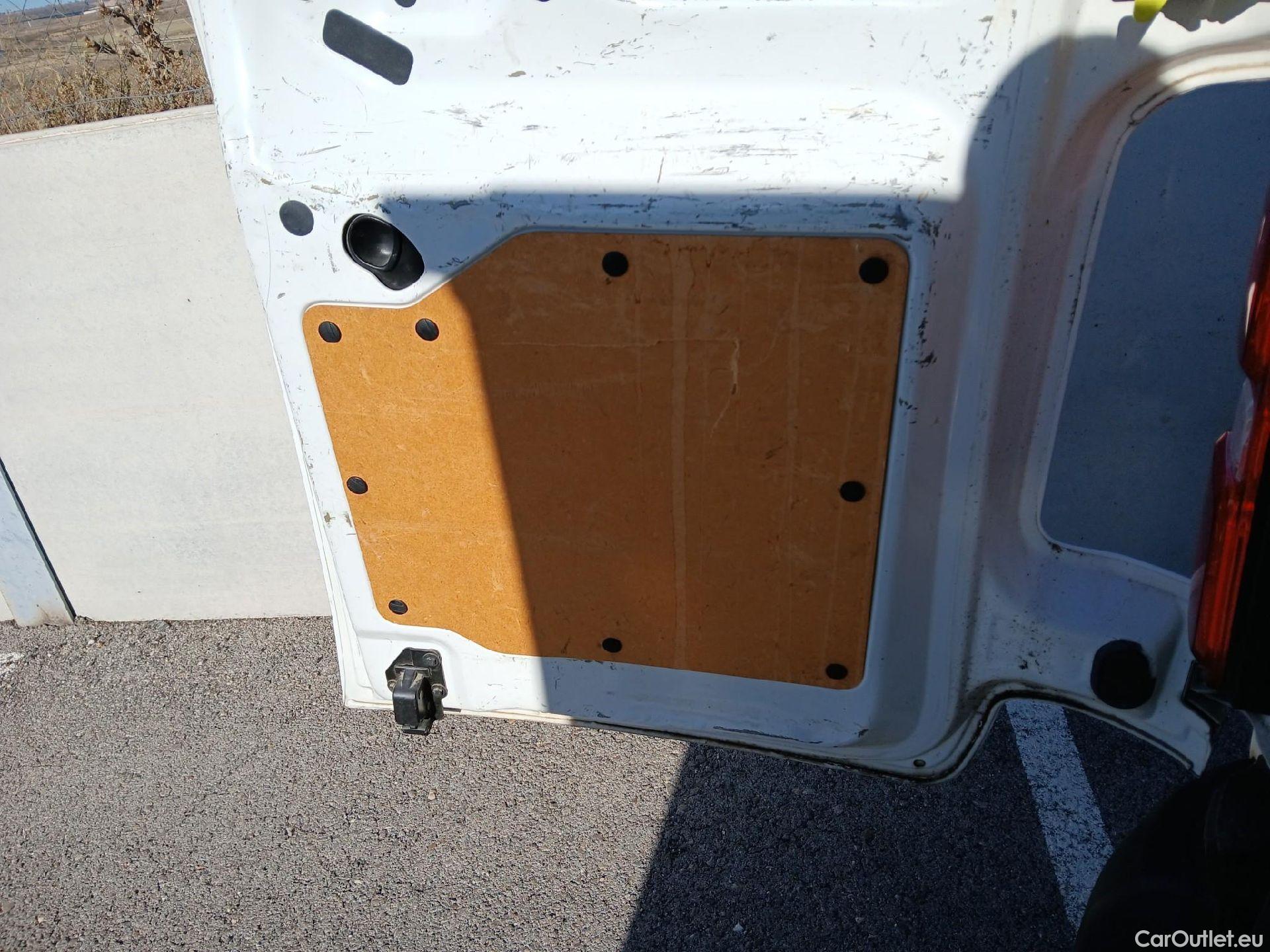  Citroen  Jumpy CITROEN  VU 4P 3G FURGÓN Talla M BlueHDi 85KW (115CV) 6v Confort #9