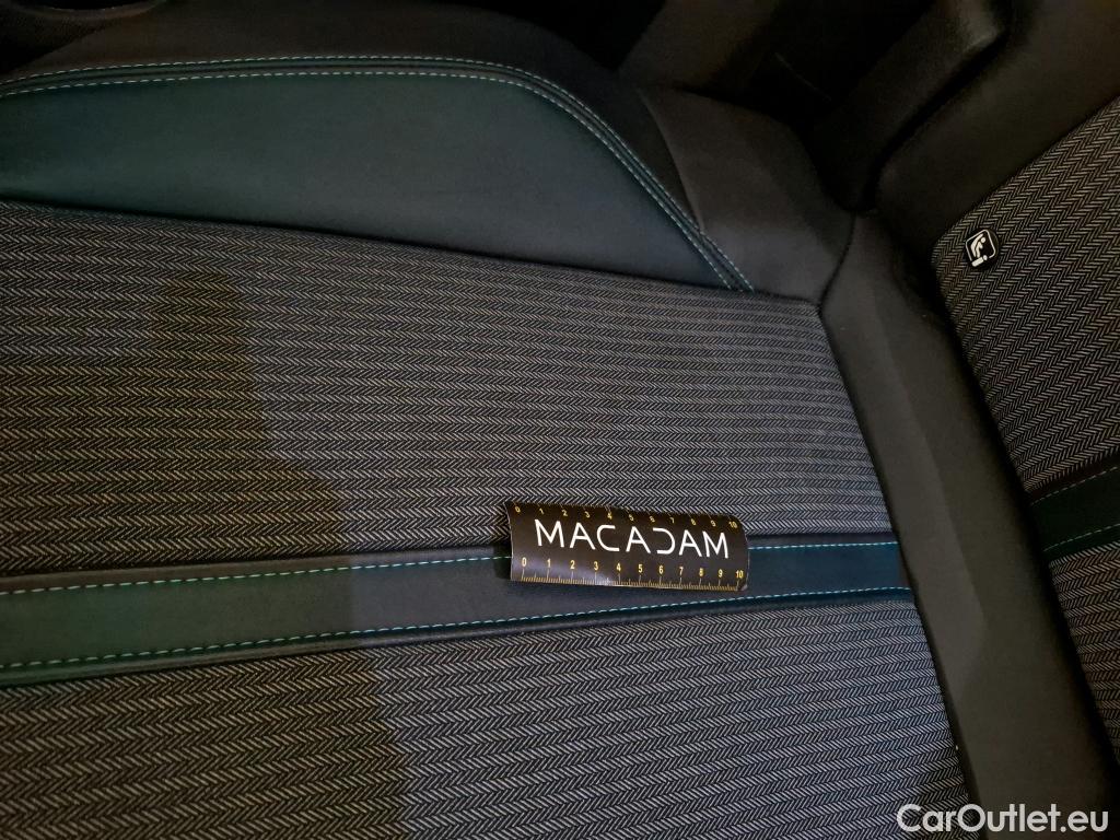  Peugeot  3008 PEUGEOT   2020  5P  SUV 1 6 HYBRID 225 E EAT8 Allure #32