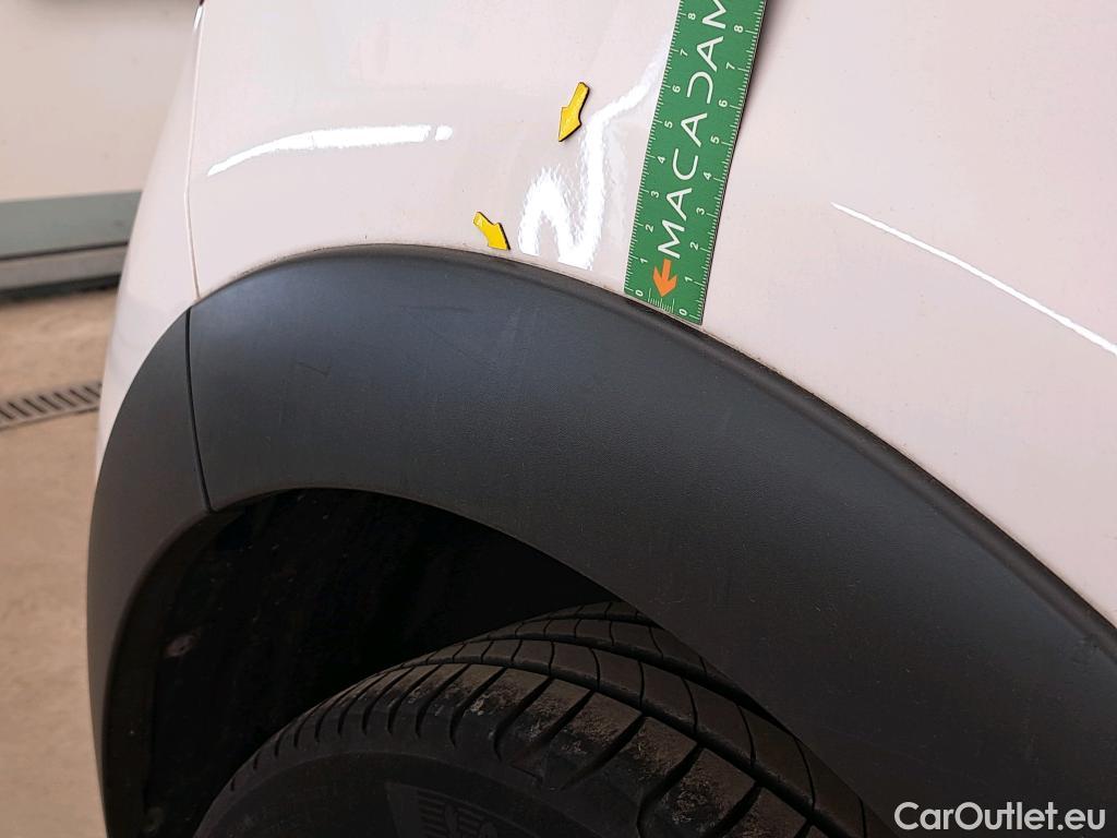  Citroen  C3  Feel Pack 1.2 PureTech 80CV BVM5 E6d #4