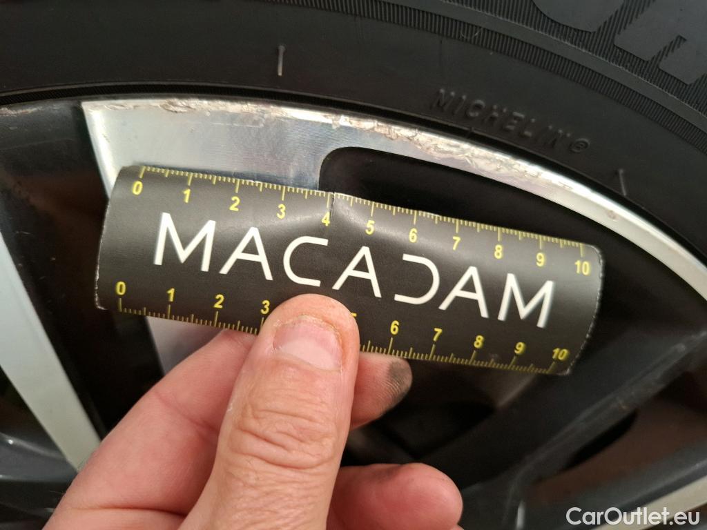  Peugeot  3008 PEUGEOT   2020  5P  SUV 1 6 HYBRID 225 E EAT8 Allure #38