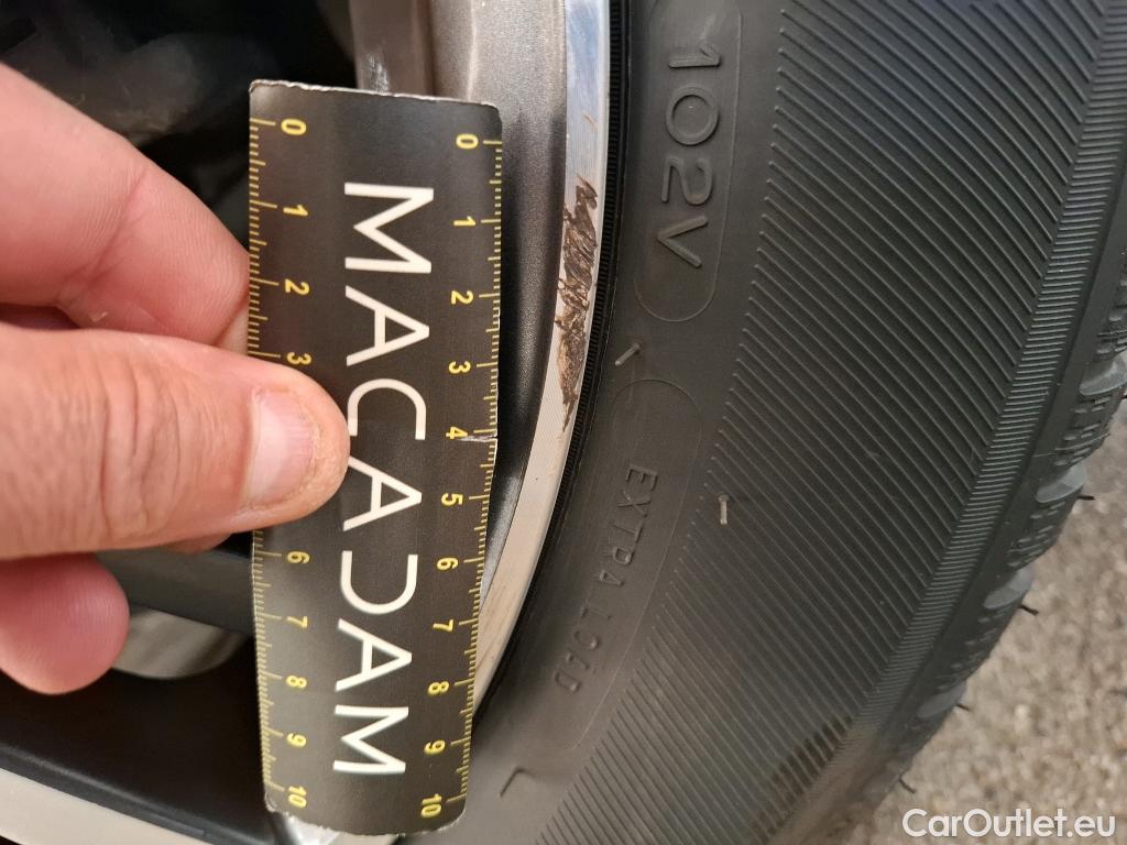  Peugeot  3008 PEUGEOT   2020  5P  SUV 1 6 HYBRID 225 E EAT8 Allure #35