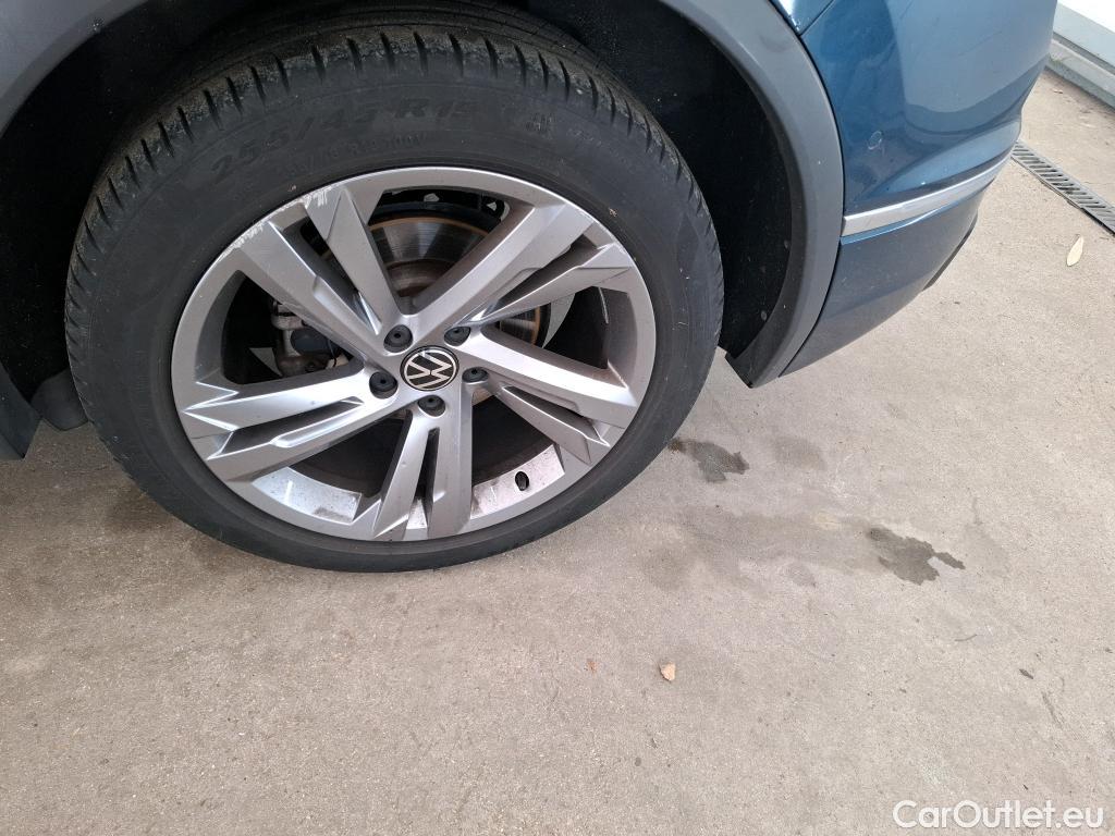  Volkswagen  Tiguan VOLKSWAGEN  / 2020 / 5P / SUV 1.5 TSI 150 DSG7 R-Line #1