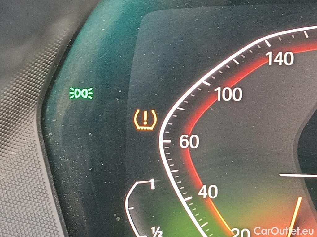  Bmw  Serie 1 BMW  / 2019 / 5P / berlina con portón 116d #18