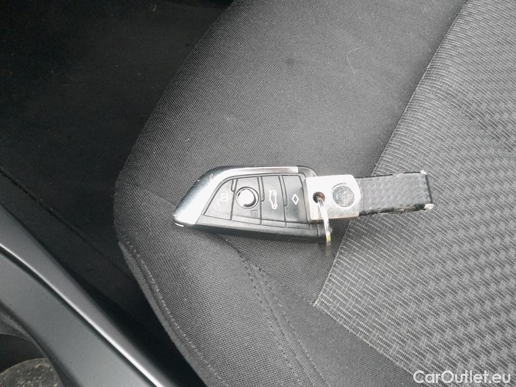  Bmw  Serie 1 BMW  / 2019 / 5P / berlina con portón 118i #2