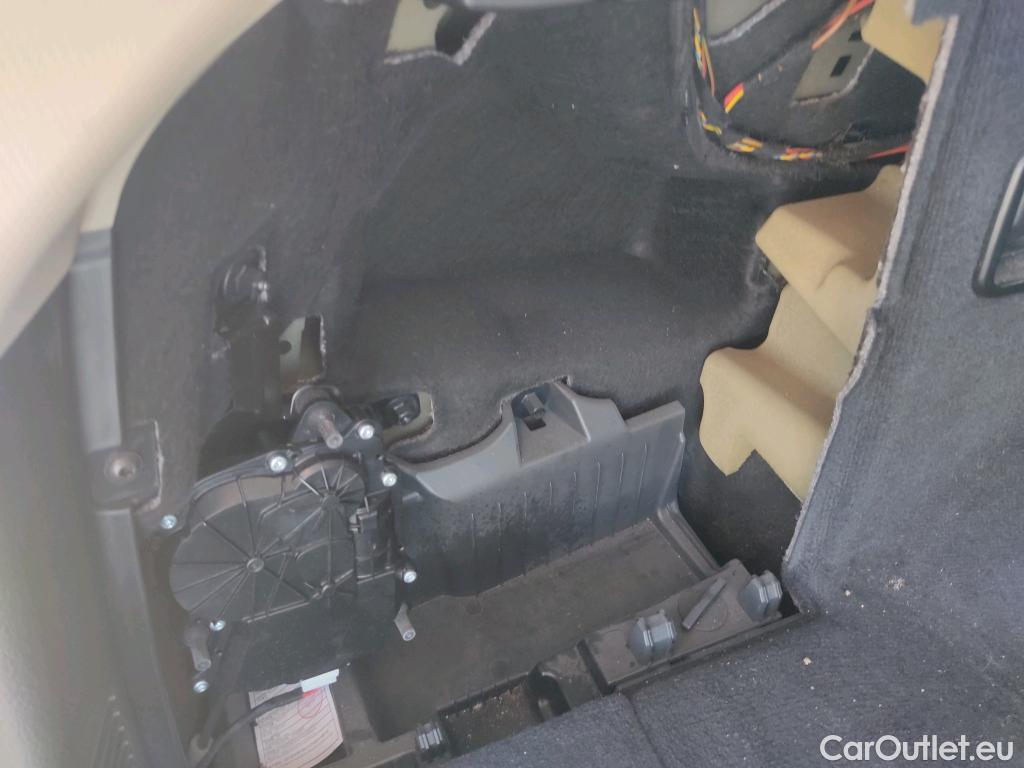  Bmw  Serie 3 BMW  5p 6G familiar 318d Touring #16