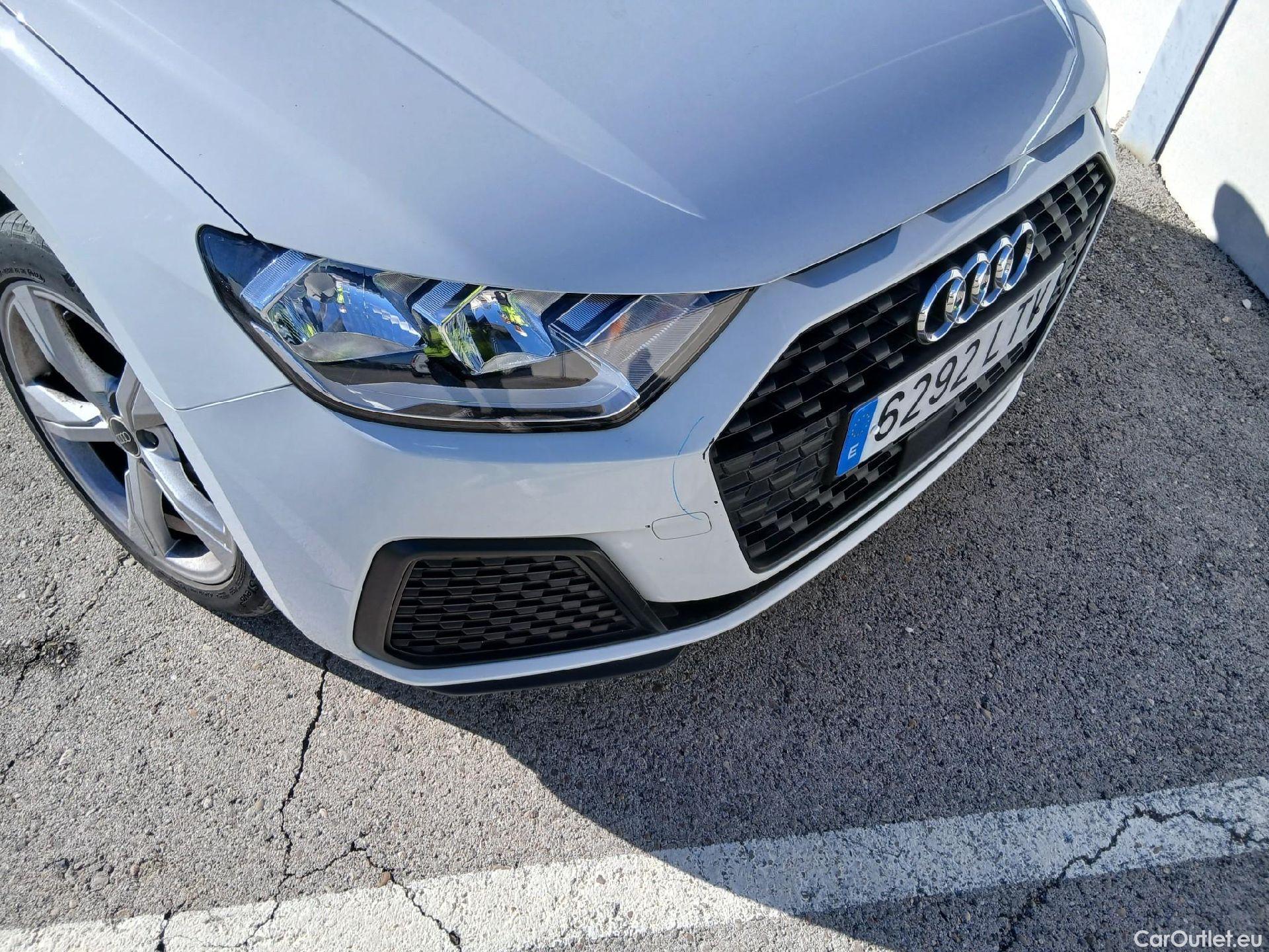  Audi  A1 Sportback AUDI A1 / 2018 / 5P / berlina con portón Sportback Advanced 25 TFSI 70kW (95CV) #4