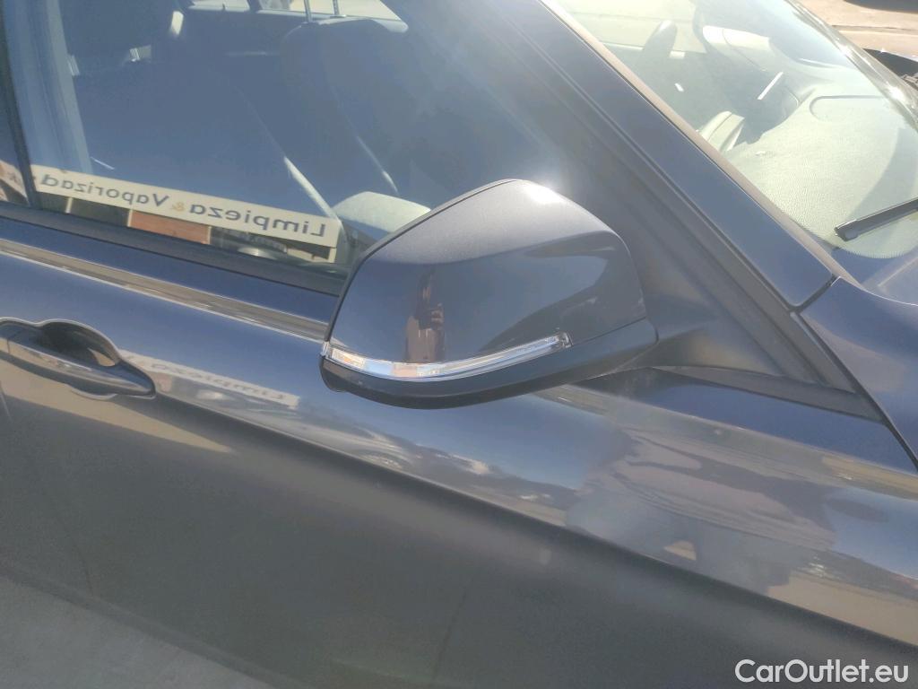  Bmw  Serie 3 BMW  5p 6G familiar 318d Touring #30