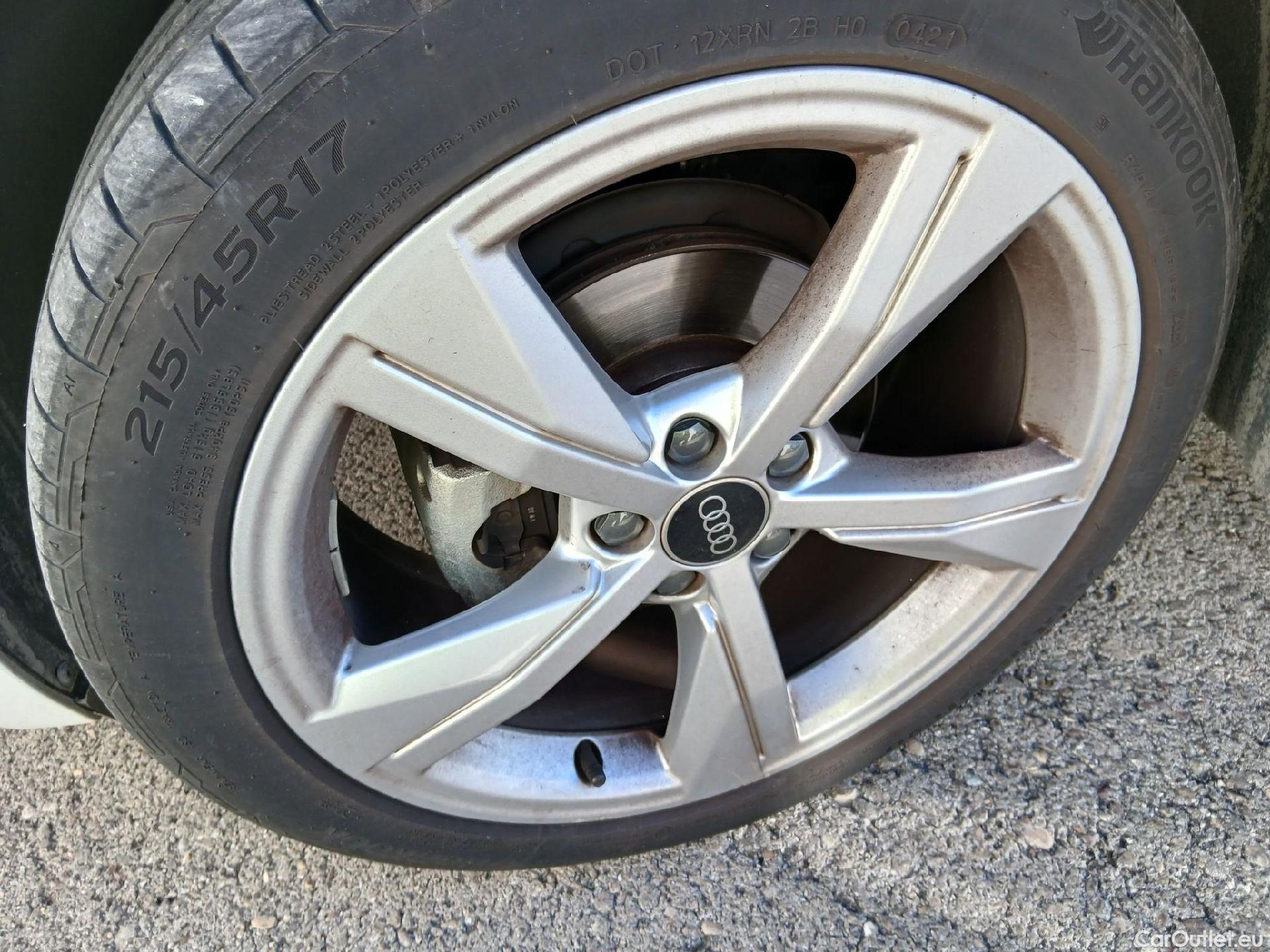  Audi  A1 Sportback AUDI A1 / 2018 / 5P / berlina con portón Sportback Advanced 25 TFSI 70kW (95CV) #7