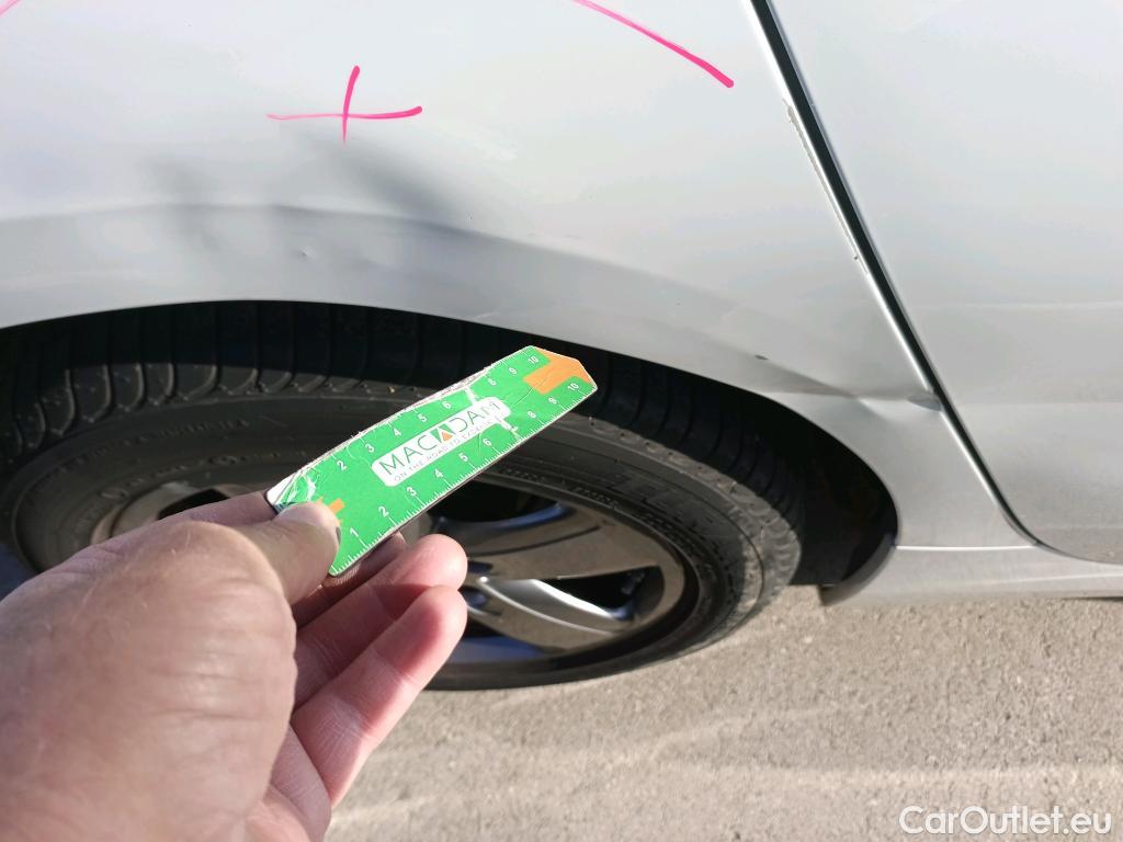  Bmw  Serie 1 BMW  / 2019 / 5P / berlina con portón 116d #6