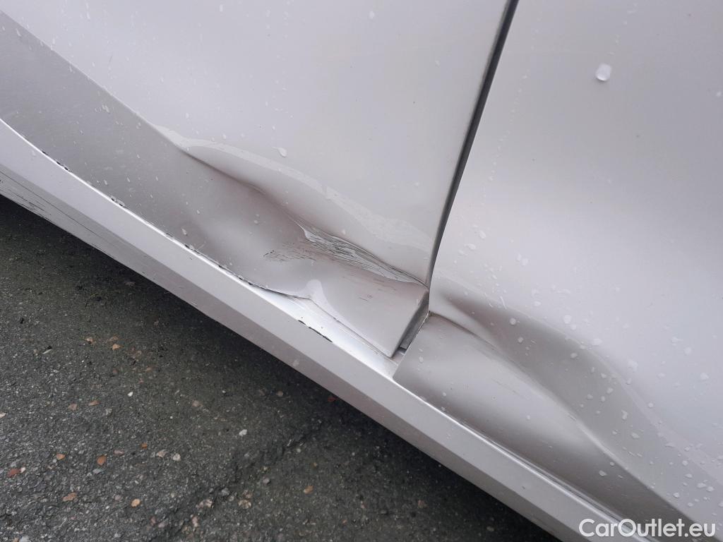  Bmw  Serie 1 BMW  / 2019 / 5P / berlina con portón 118i #7