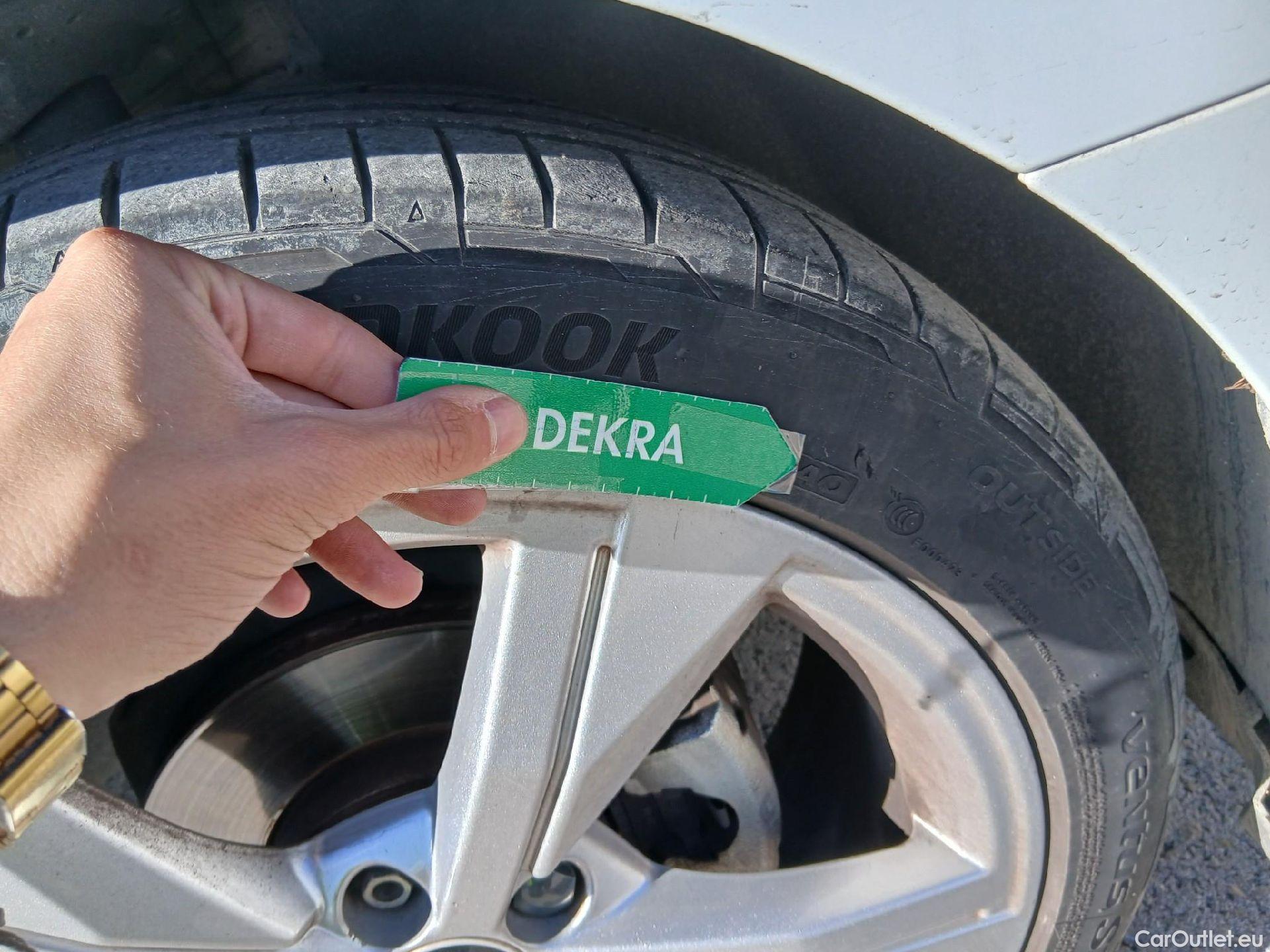  Audi  A1 Sportback AUDI A1 / 2018 / 5P / berlina con portón Sportback Advanced 25 TFSI 70kW (95CV) #3