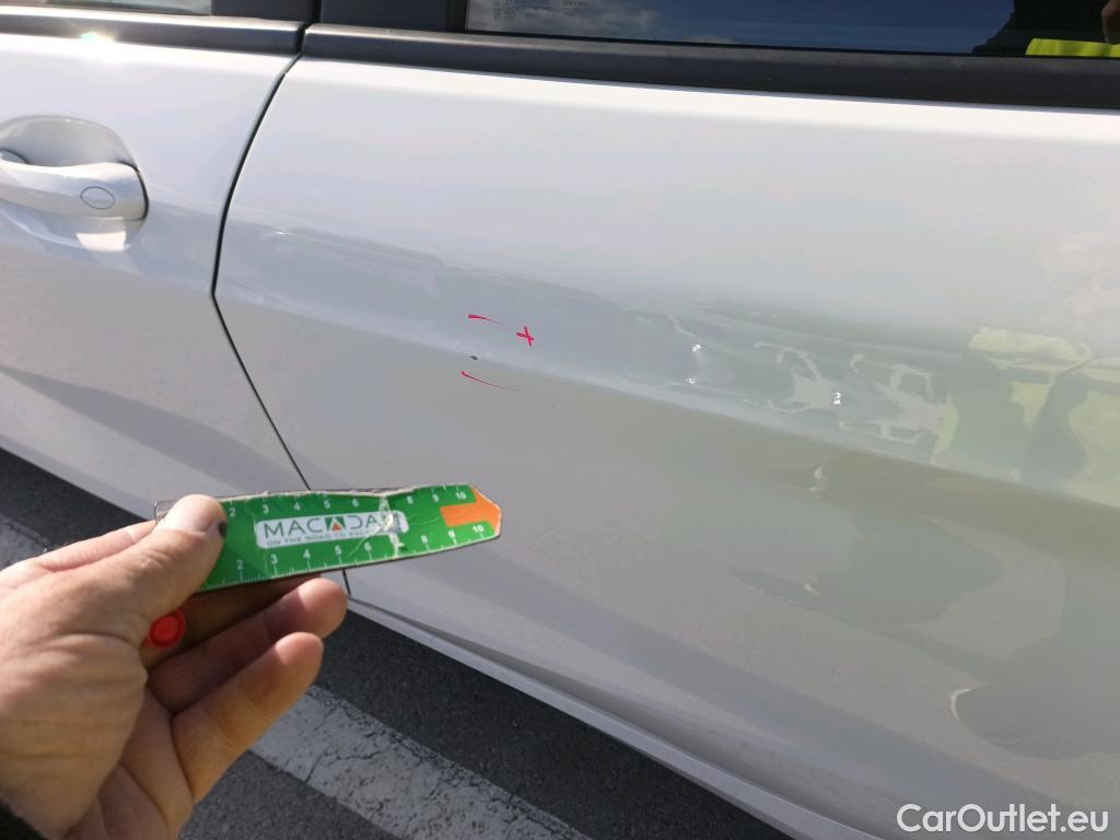  Bmw  Serie 1 BMW  / 2019 / 5P / berlina con portón 116d #19