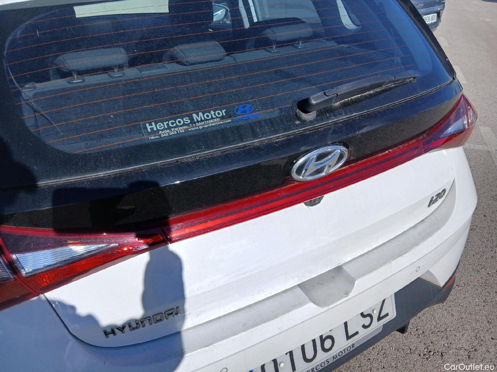  Hyundai  i20 HYUNDAI  / 2020 / 5P / berlina con portón 1.2 MPI SLX #29