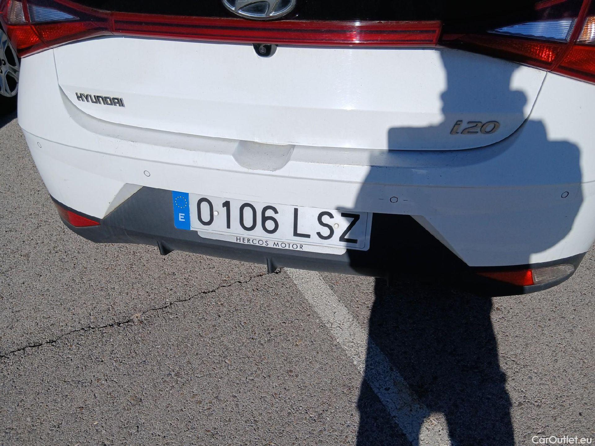  Hyundai  i20 HYUNDAI  / 2020 / 5P / berlina con portón 1.2 MPI SLX #28