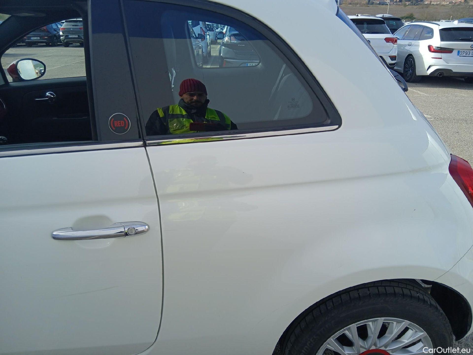  Fiat  500 FIAT  / 2015 / 3P / berlina con portón Red 1.0 Hybrid 51KW (70 CV)(SP)(SL) (AC4) #8