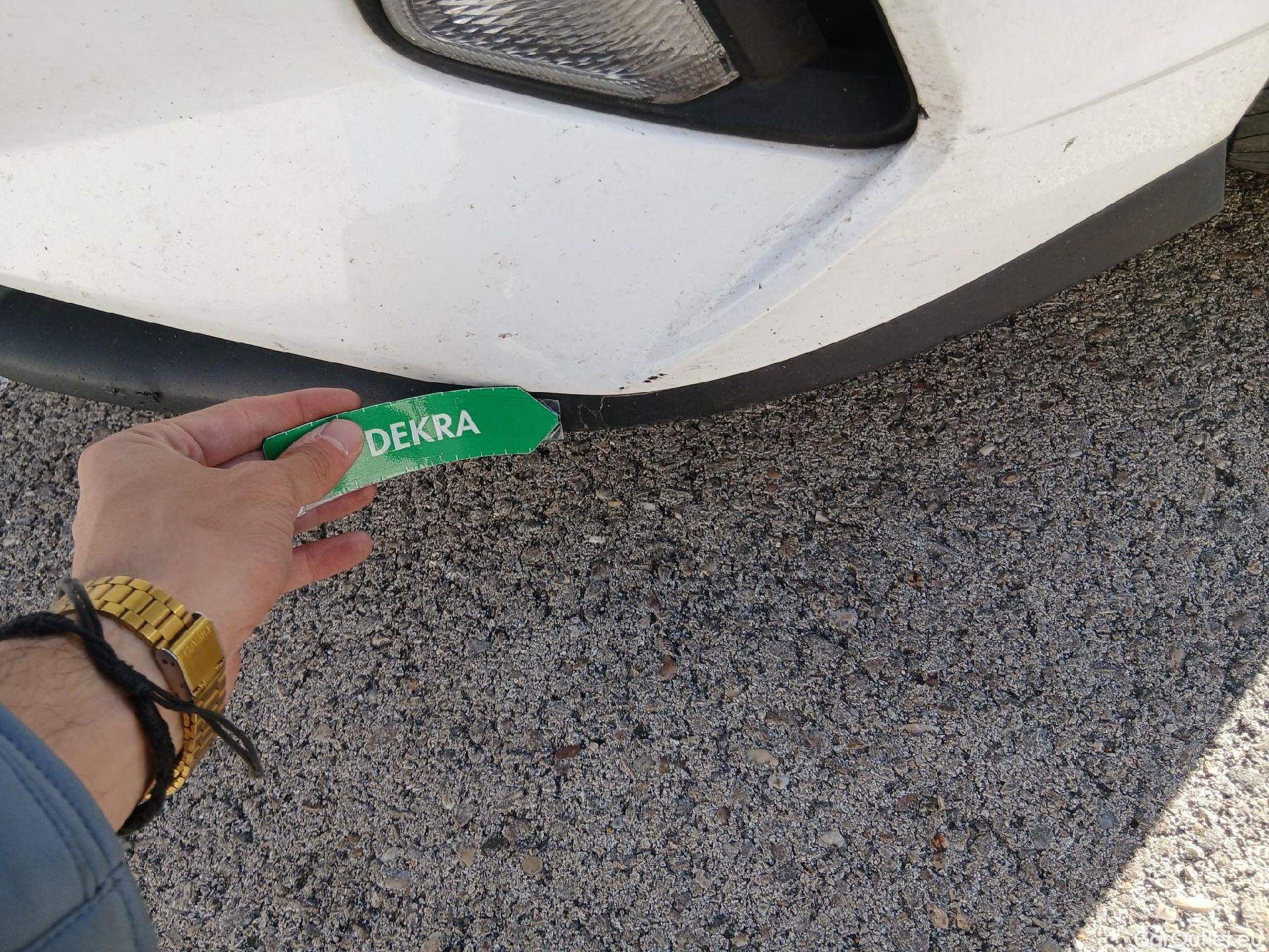  Hyundai  i20 HYUNDAI  / 2020 / 5P / berlina con portón 1.2 MPI SLX #16