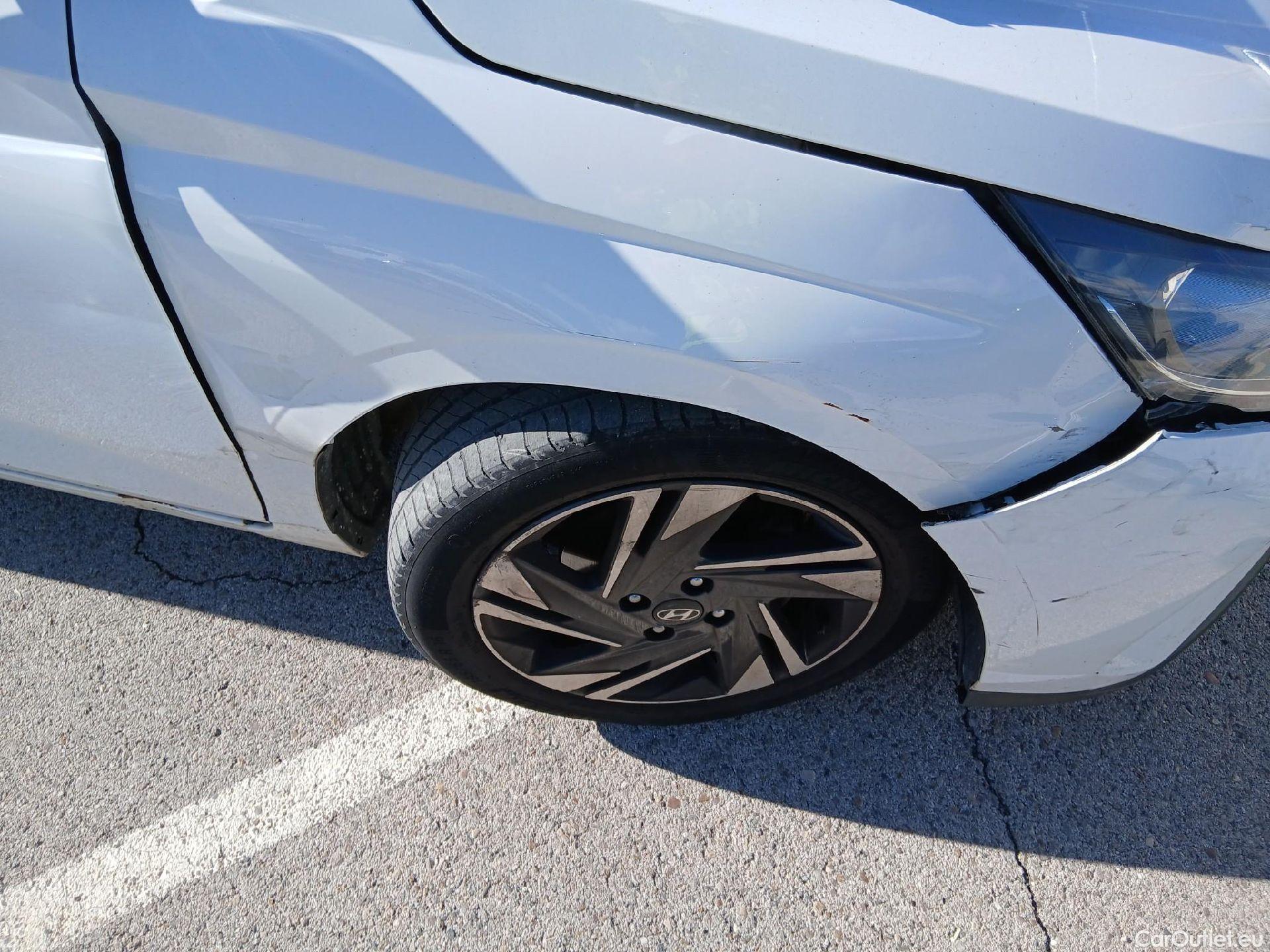  Hyundai  i20 HYUNDAI  / 2020 / 5P / berlina con portón 1.2 MPI SLX #12