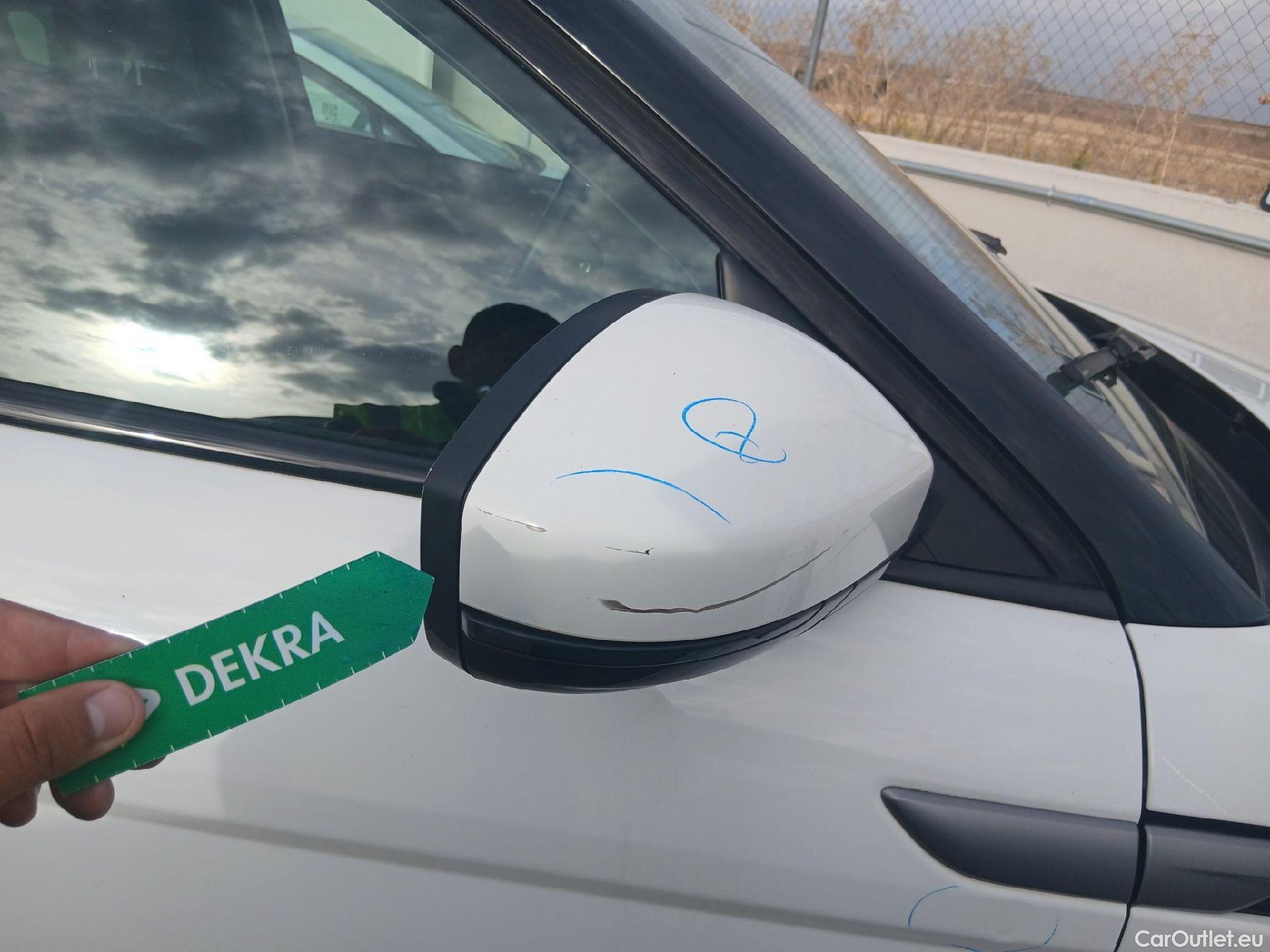  Land Rover  Range Rover LAND ROVER  Evoque / 2015 / 5P / 2.0L eD4 Diesel 110kW (150CV) 4x2 Pure #35