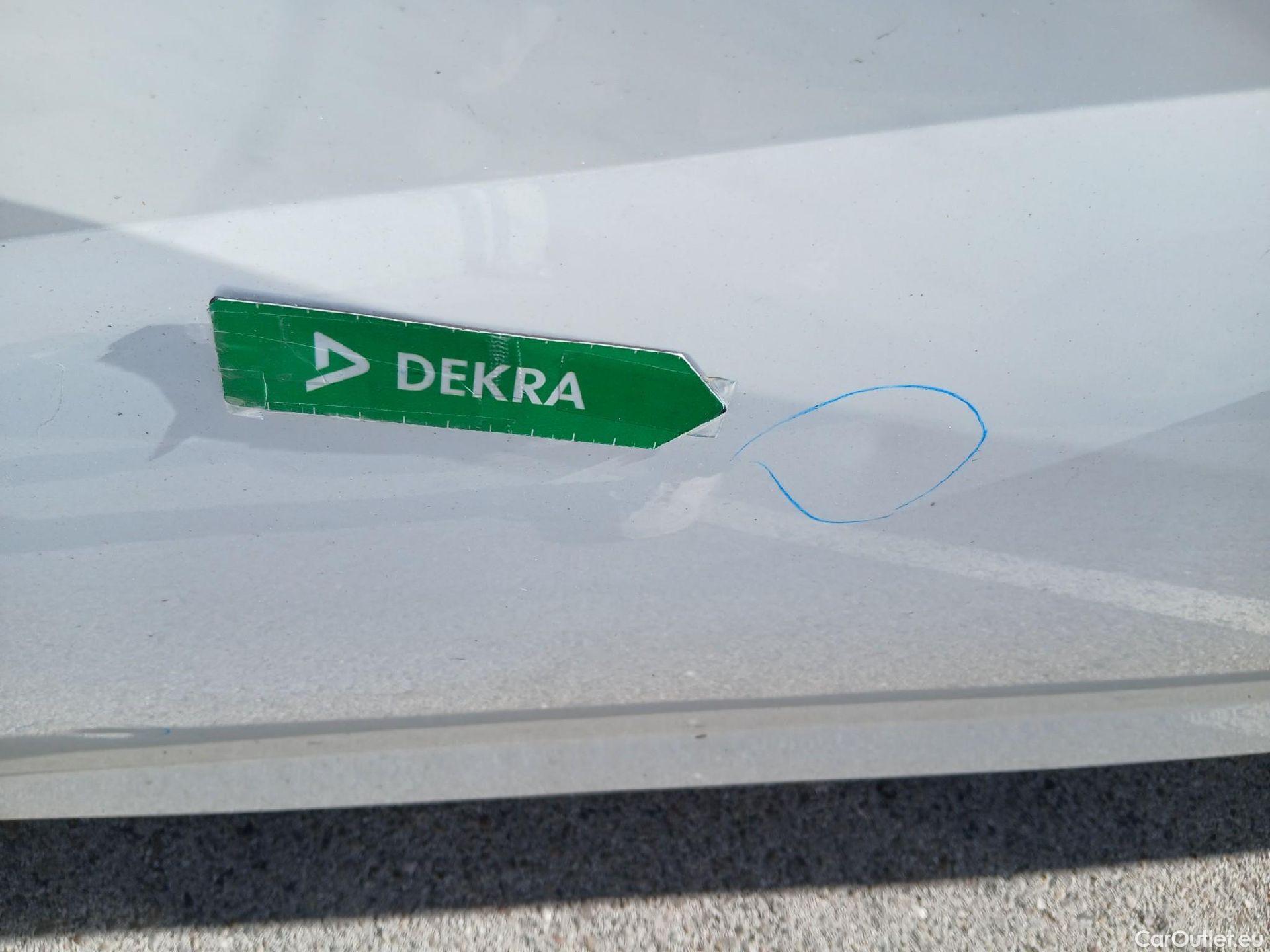  Hyundai  i20 HYUNDAI  / 2020 / 5P / berlina con portón 1.2 MPI SLX #22