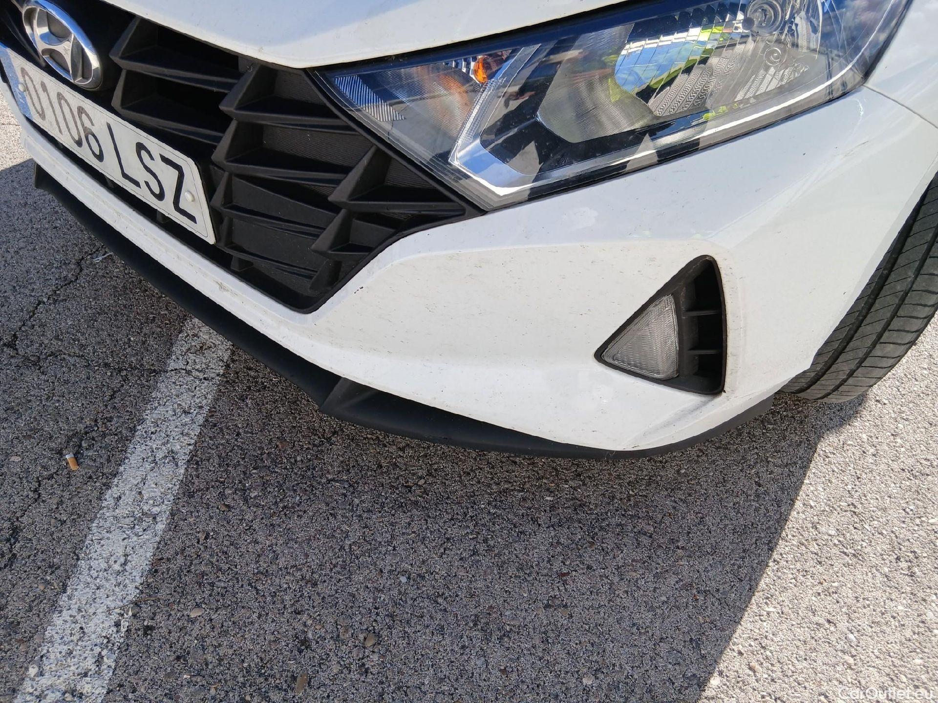  Hyundai  i20 HYUNDAI  / 2020 / 5P / berlina con portón 1.2 MPI SLX #15