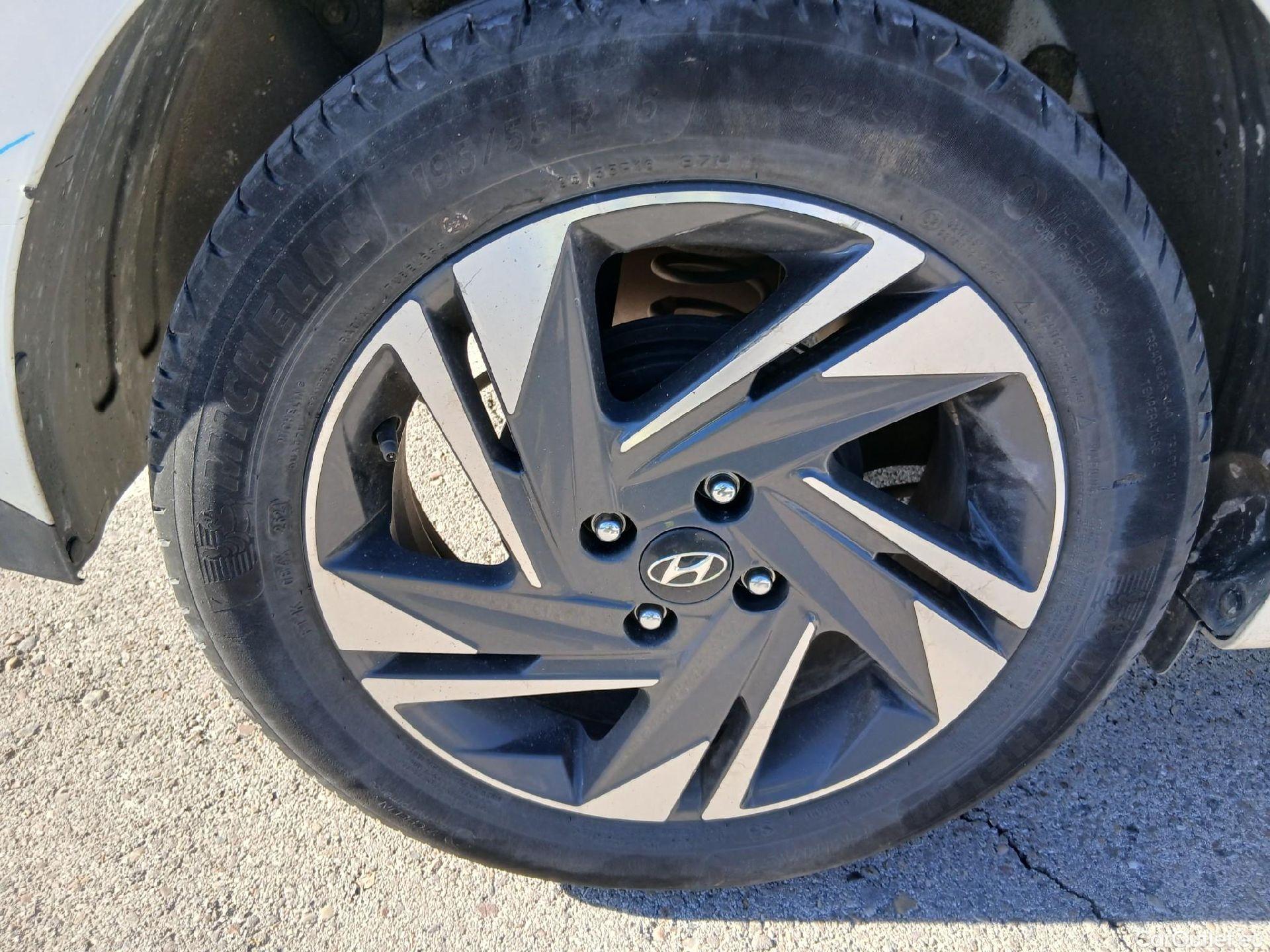  Hyundai  i20 HYUNDAI  / 2020 / 5P / berlina con portón 1.2 MPI SLX #44