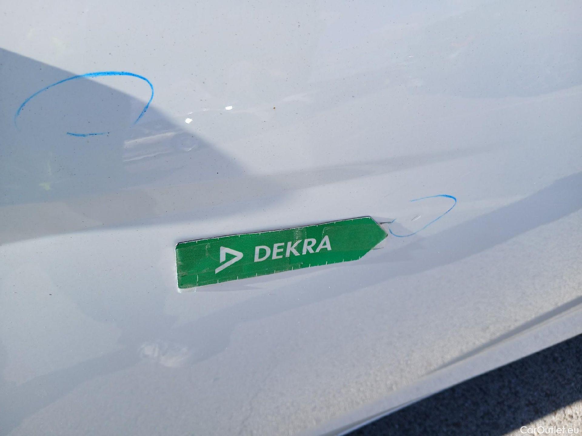  Hyundai  i20 HYUNDAI  / 2020 / 5P / berlina con portón 1.2 MPI SLX #36