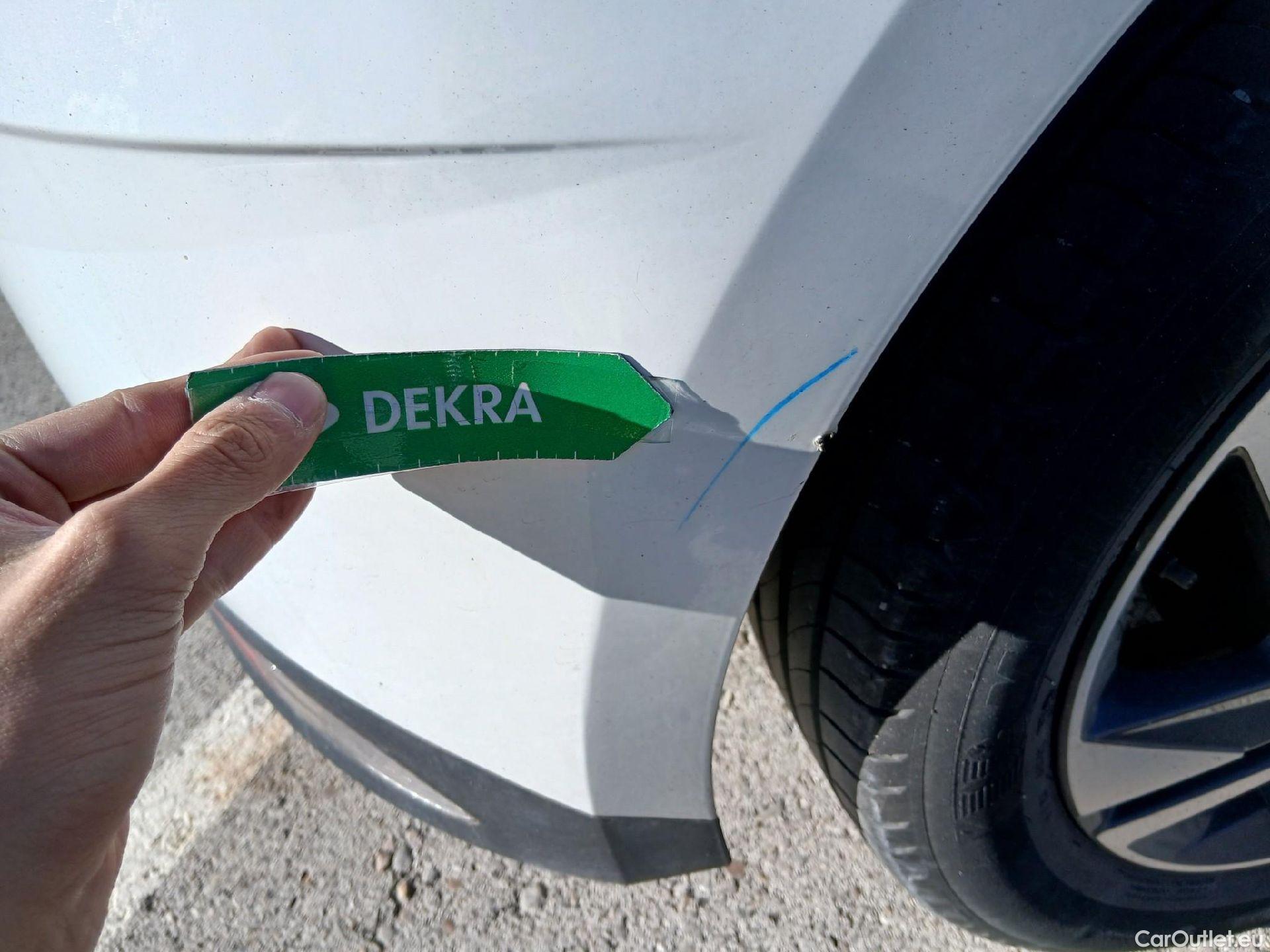  Hyundai  i20 HYUNDAI  / 2020 / 5P / berlina con portón 1.2 MPI SLX #27