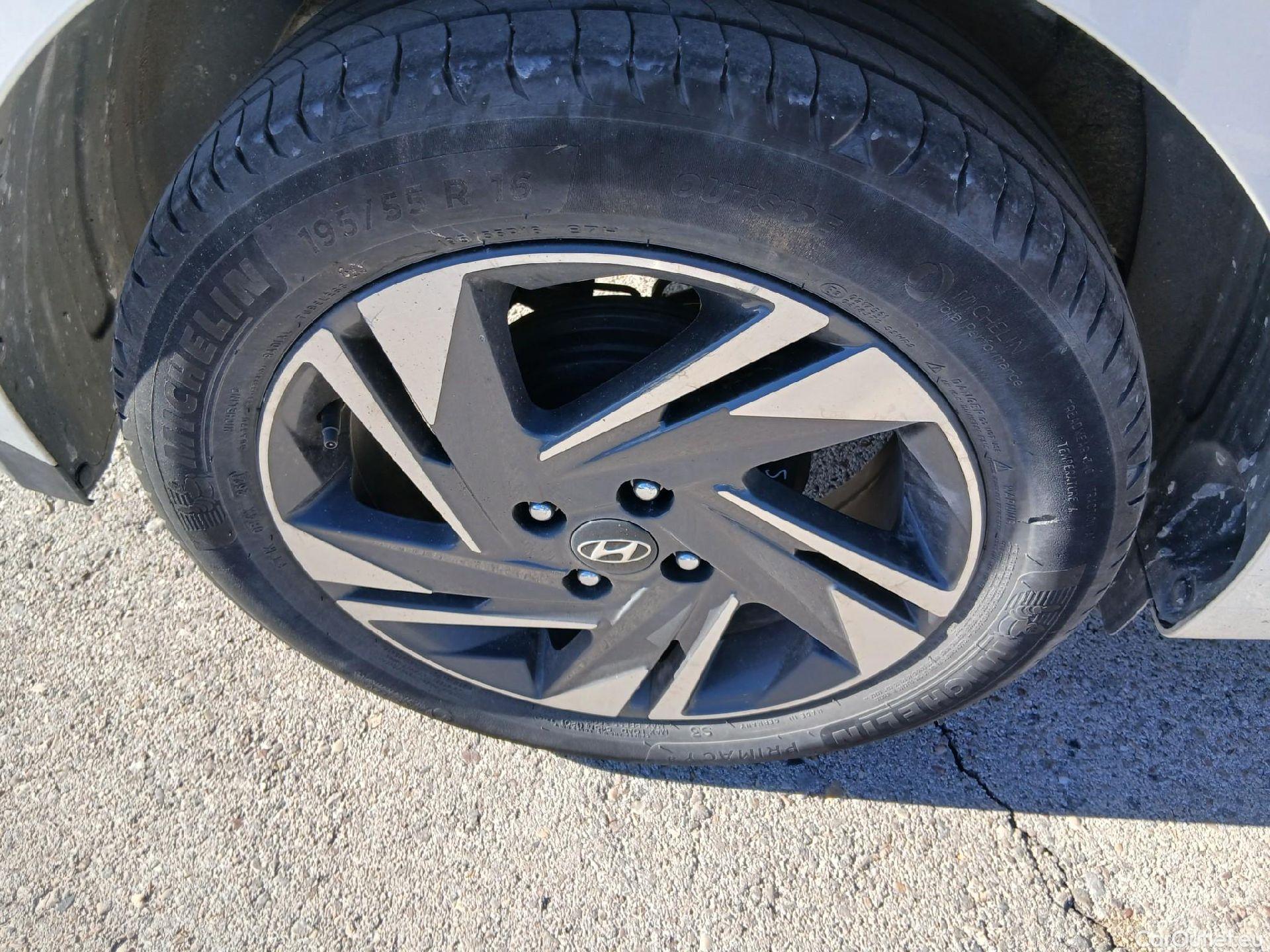  Hyundai  i20 HYUNDAI  / 2020 / 5P / berlina con portón 1.2 MPI SLX #6